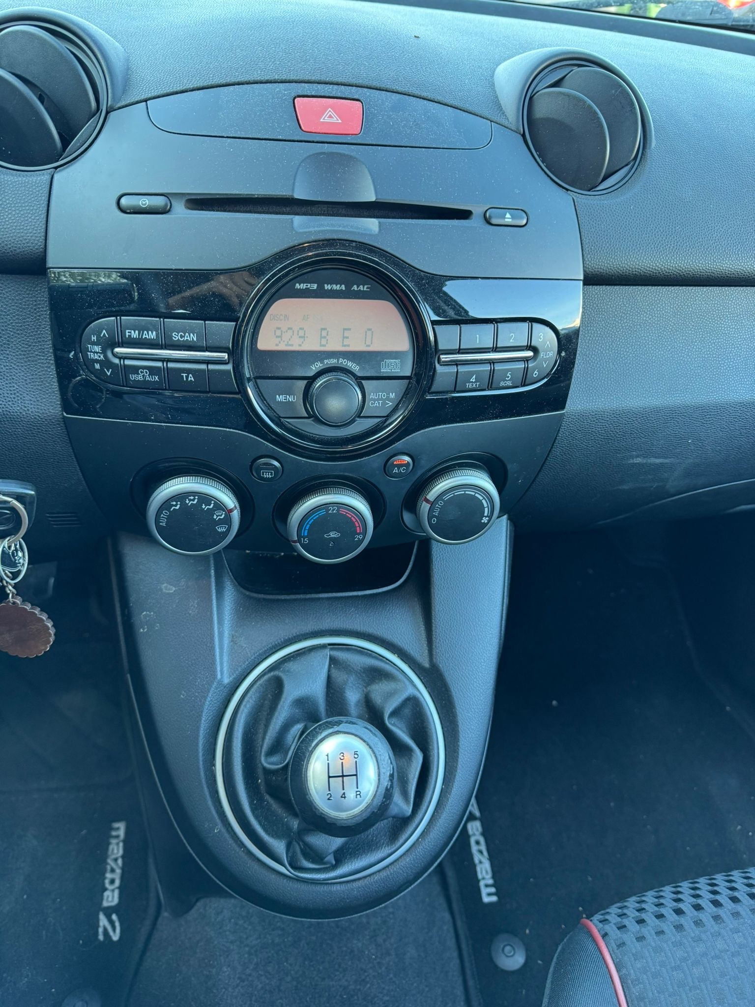 MAZDA 2 1.5i 16V Sport-image-15