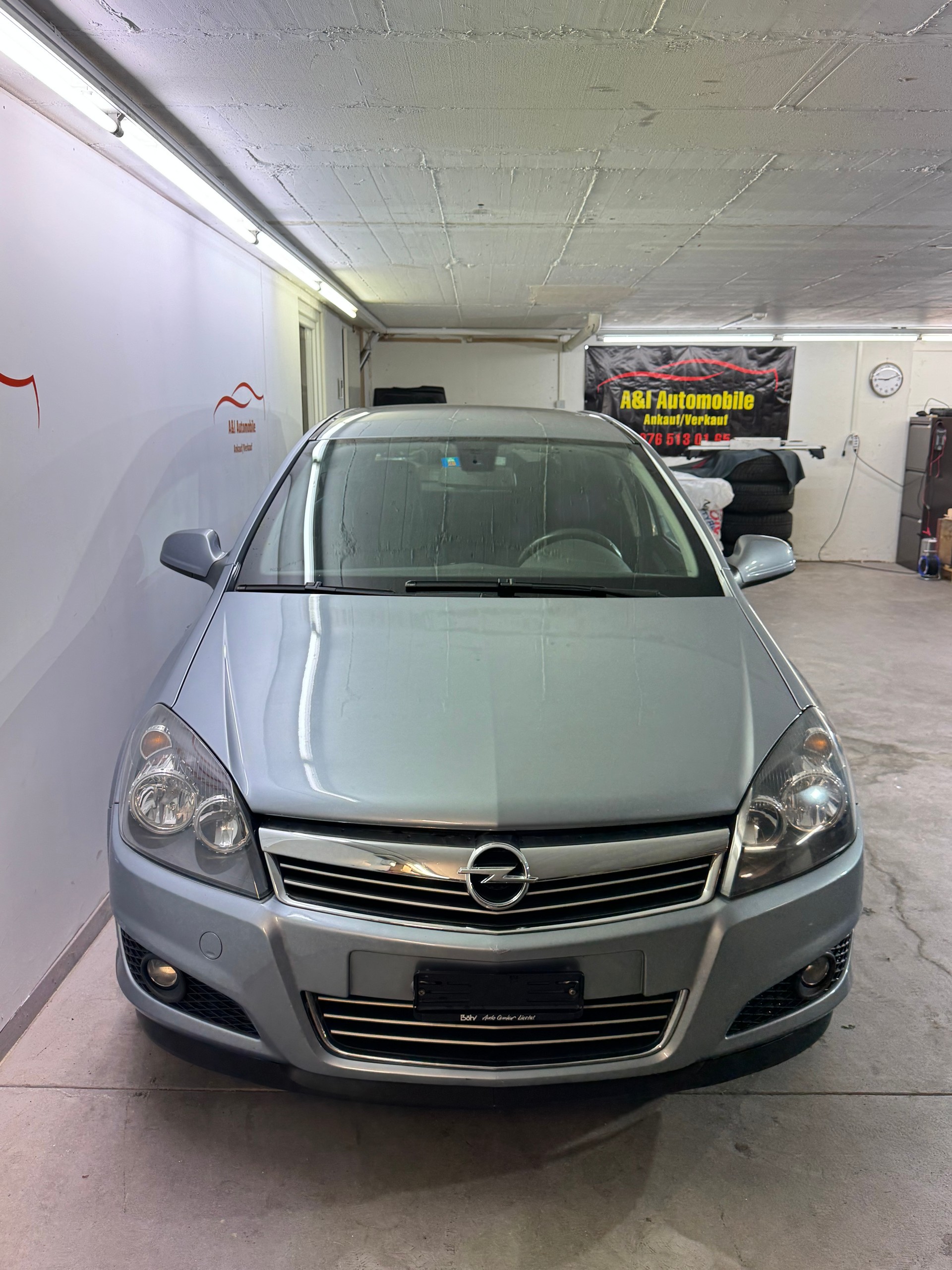 OPEL Astra Caravan 1.8i 16V Anniversary Ed. Aut.-image-4