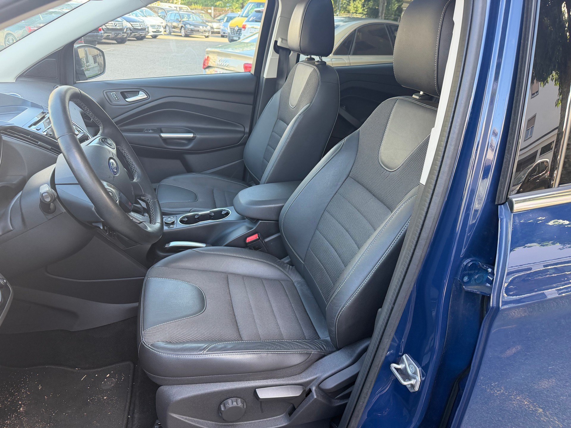 FORD Kuga 2.0 TDCi Titanium 4WD PowerShift-image-8