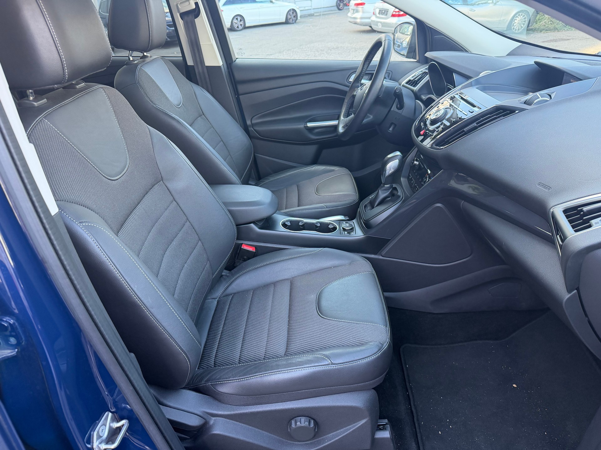 FORD Kuga 2.0 TDCi Titanium 4WD PowerShift-image-11