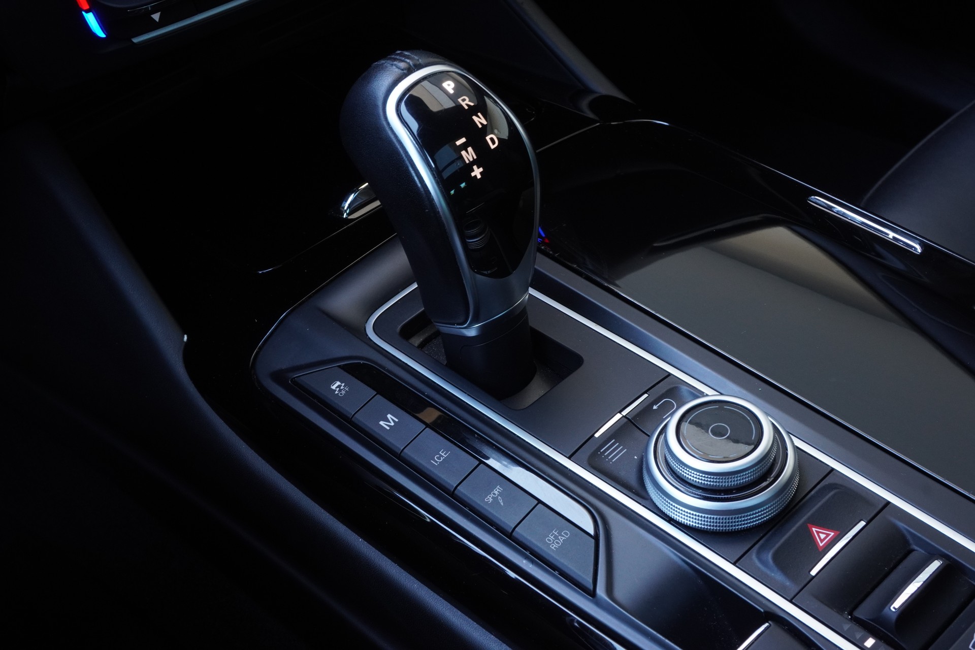 MASERATI Levante D 3.0 V6 GranSport Automatica-image-12