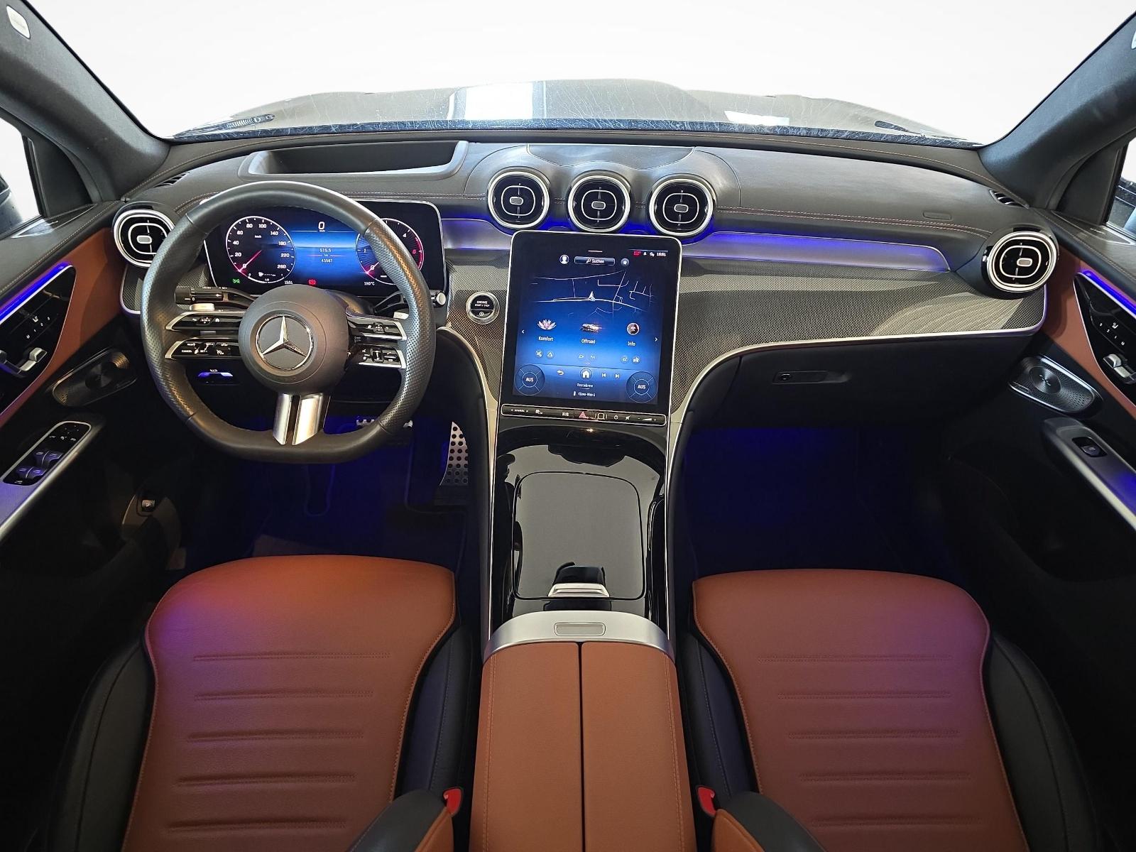 MERCEDES-BENZ GLC 220 d 4MATIC Coupé AMG Line-image-8