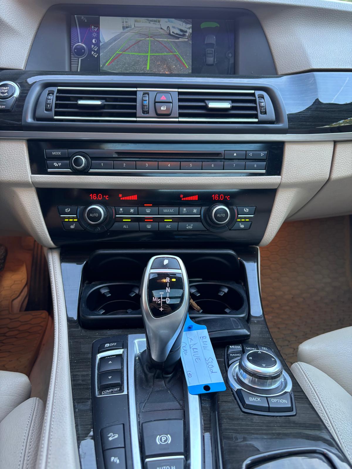 BMW 530d xDrive Touring Steptronic M-Paket-image-13