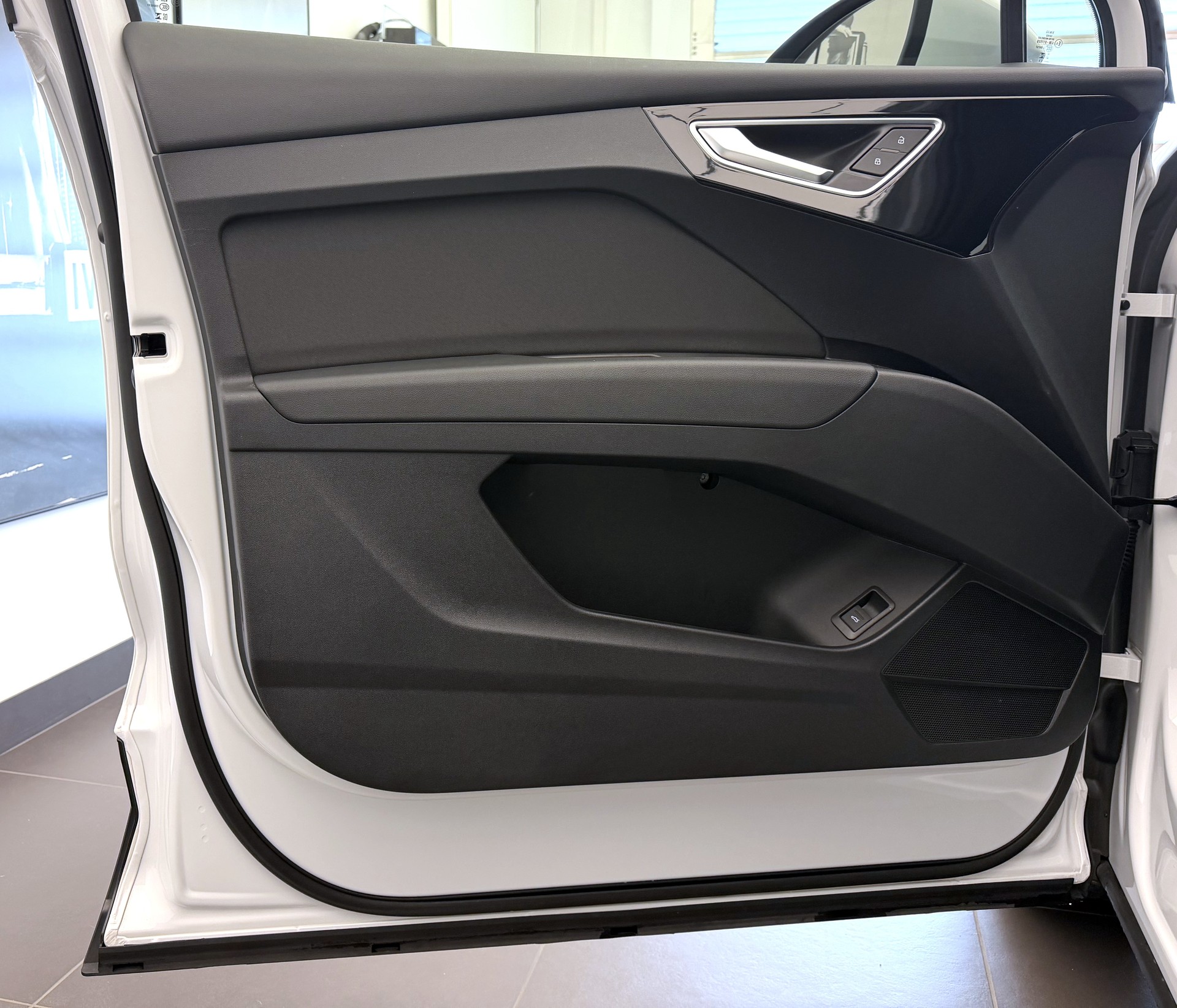 AUDI Q4 Sportback e-tron 35-image-3