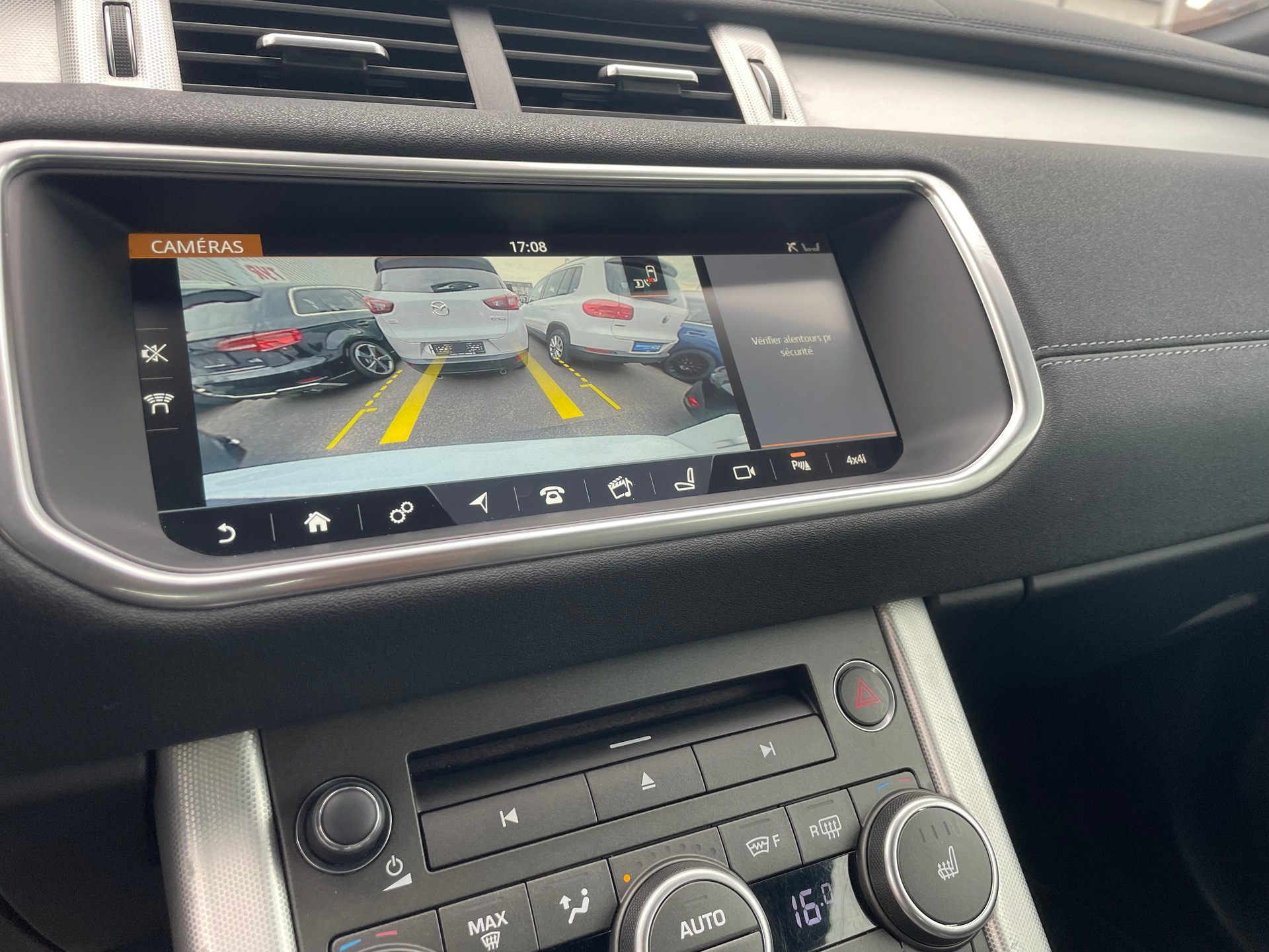 LAND ROVER Range Rover Evoque Convert. 2.0 Si4 SE Dynamic AT9-image-9