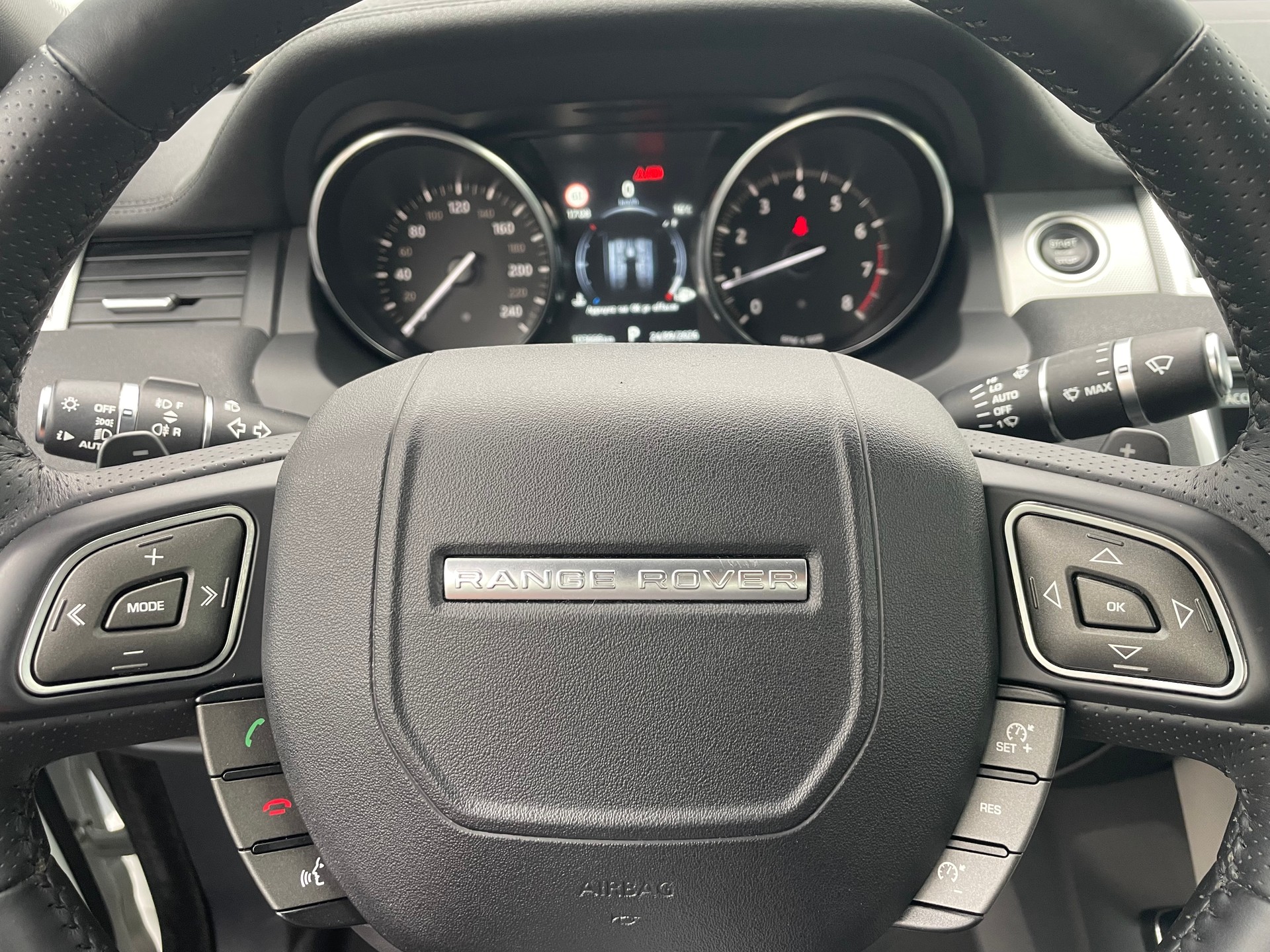 LAND ROVER Range Rover Evoque Convert. 2.0 Si4 SE Dynamic AT9-image-8