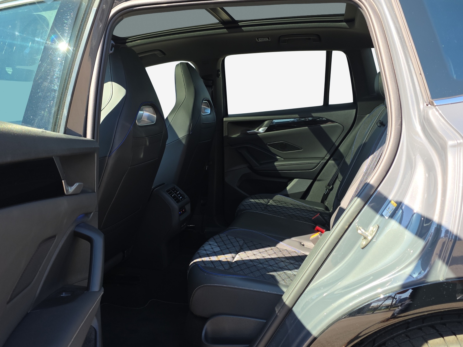 VW Tiguan 2.0 TSI DSG R-Line 4Motion-image-11