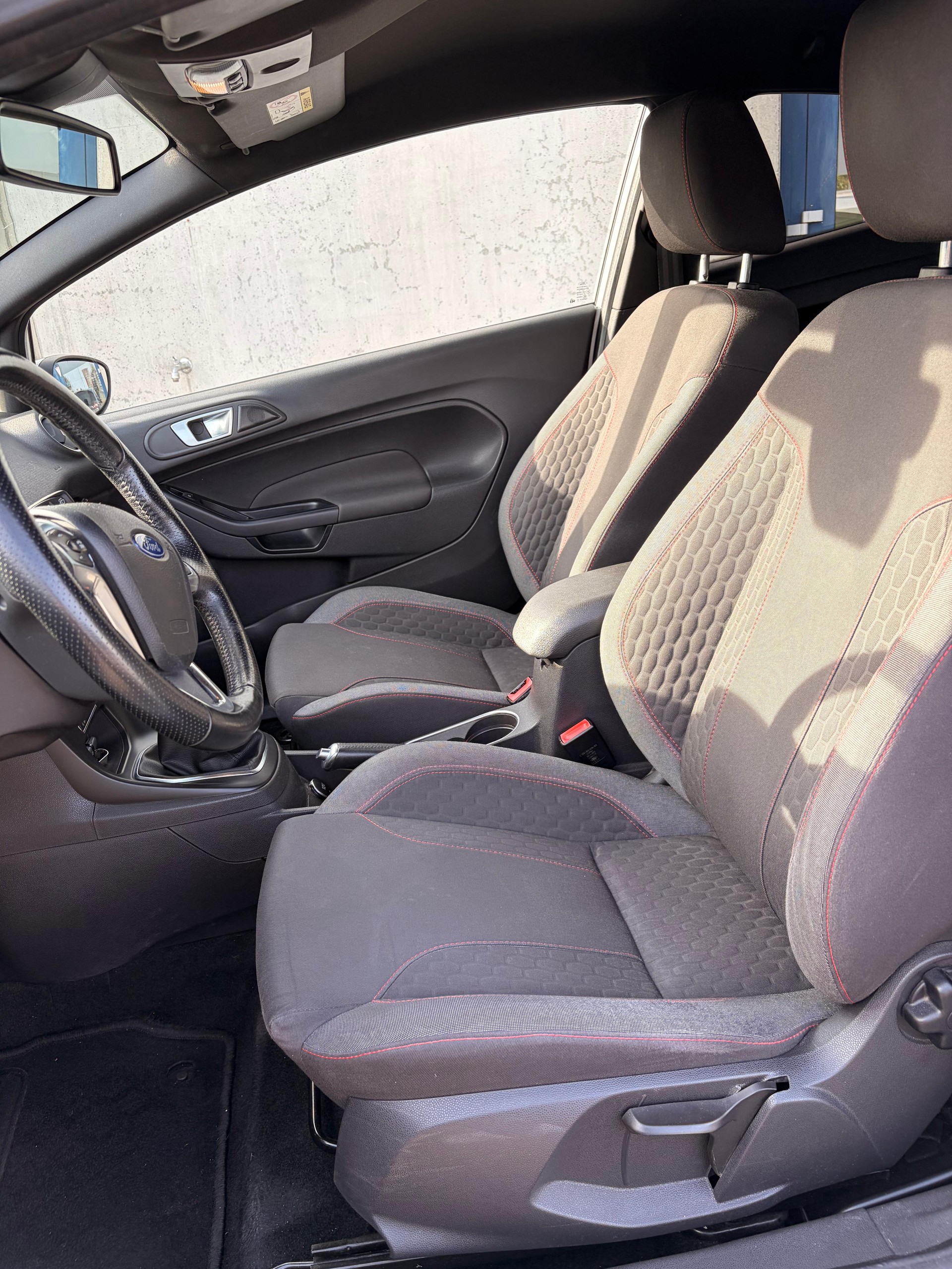 FORD Fiesta 1.0 SCTi ST Line-image-2