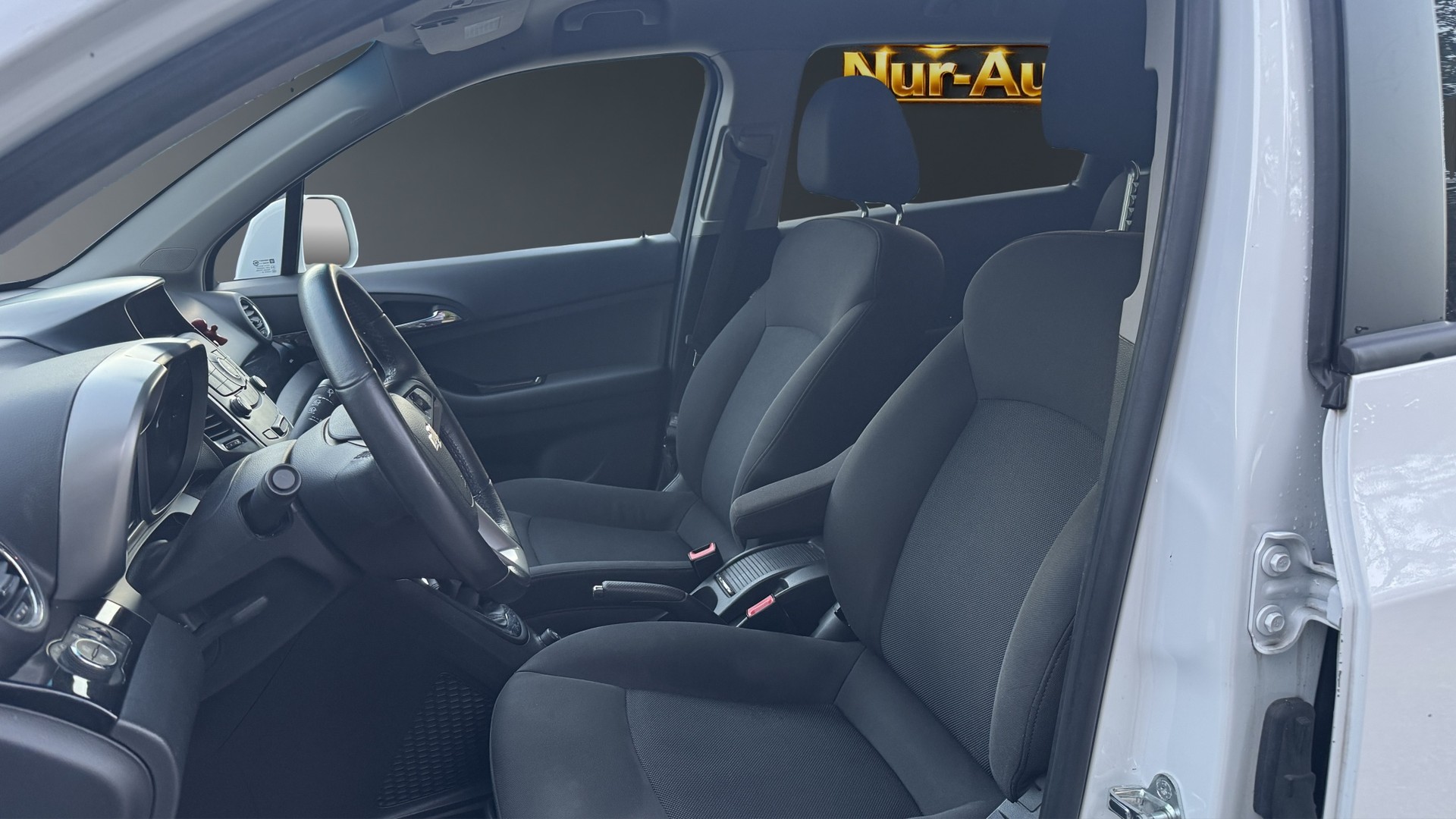 CHEVROLET Orlando 1.4 Turbo-image-17