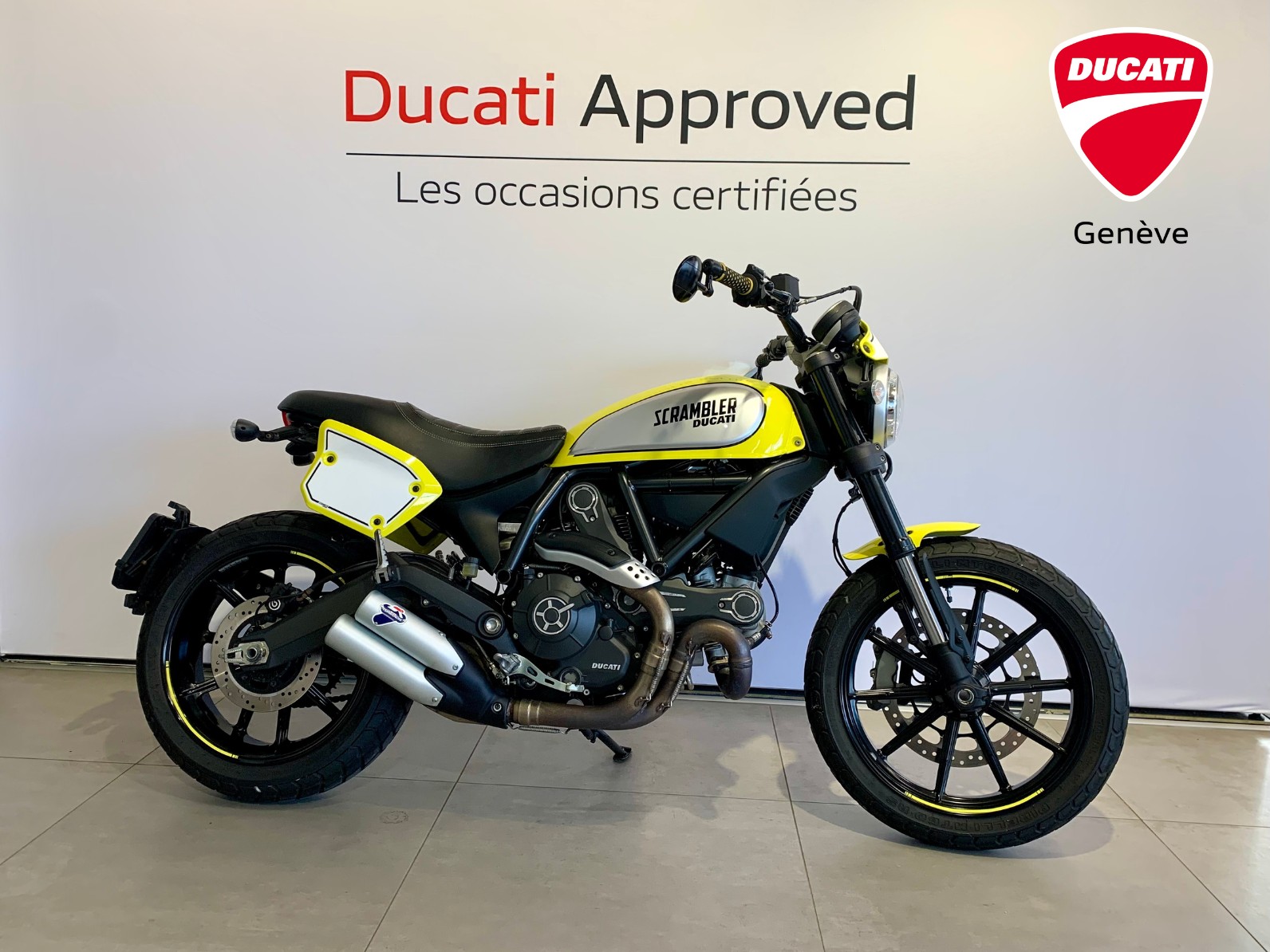 DUCATI Scrambler 800 Flat Track Pro