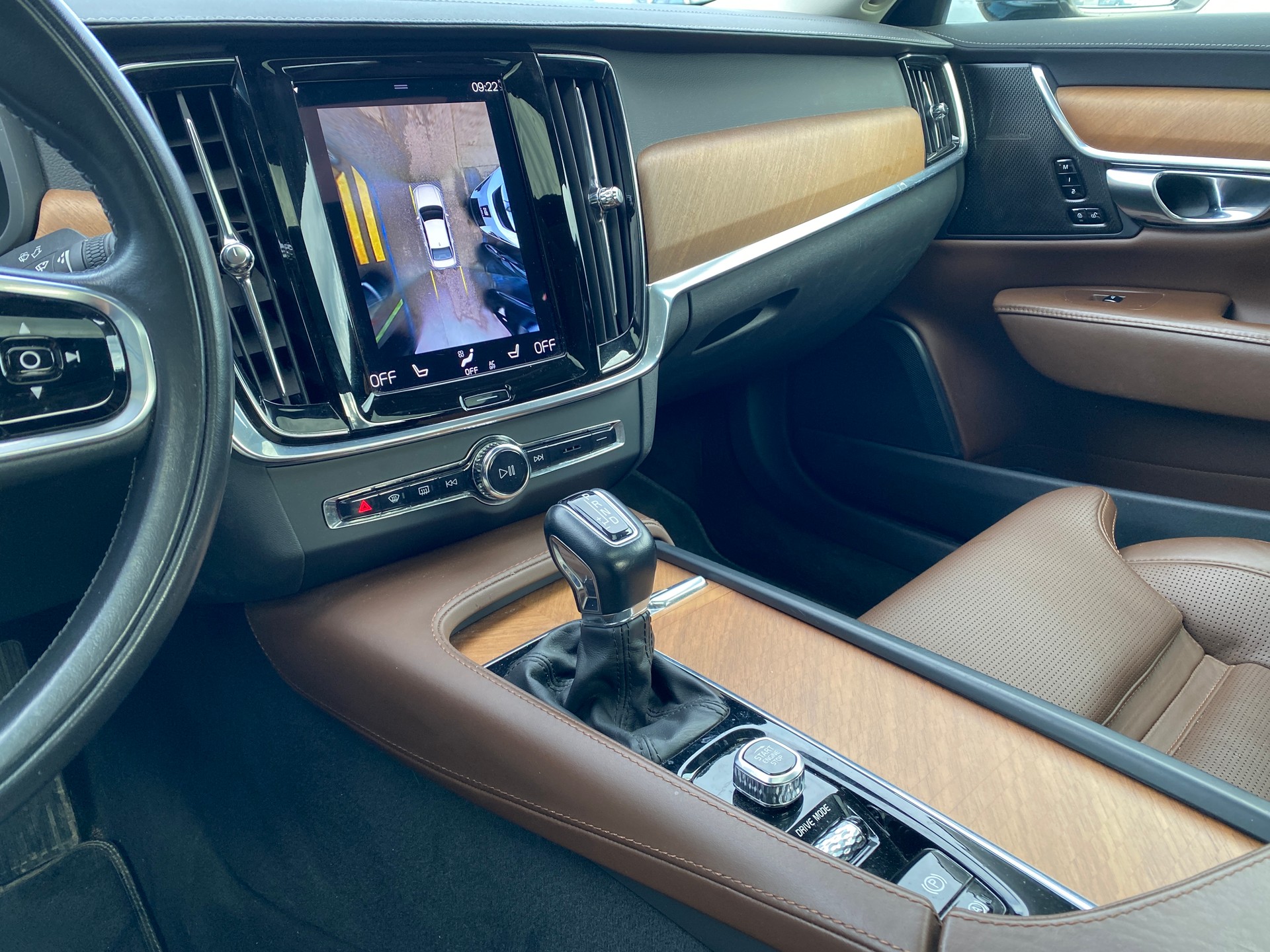 VOLVO S90 2.0 D5 Inscription AWD-image-10