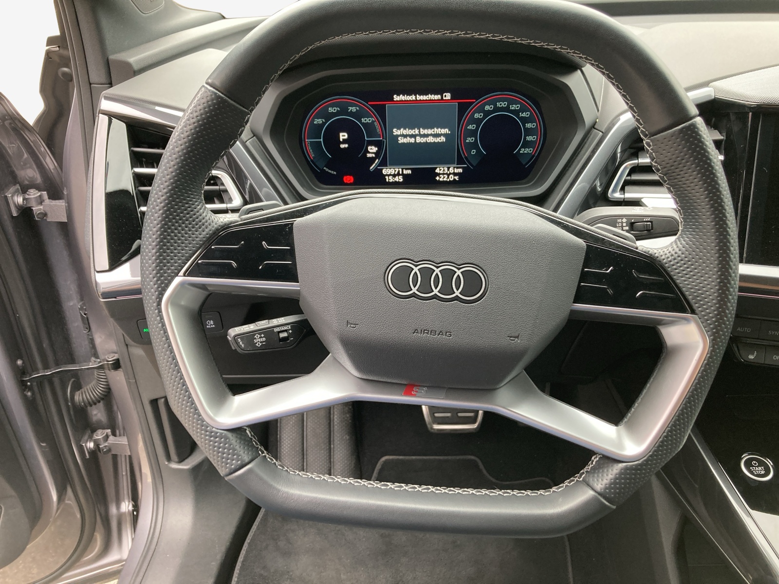 AUDI Q4 Sportback e-tron 50 quattro-image-9