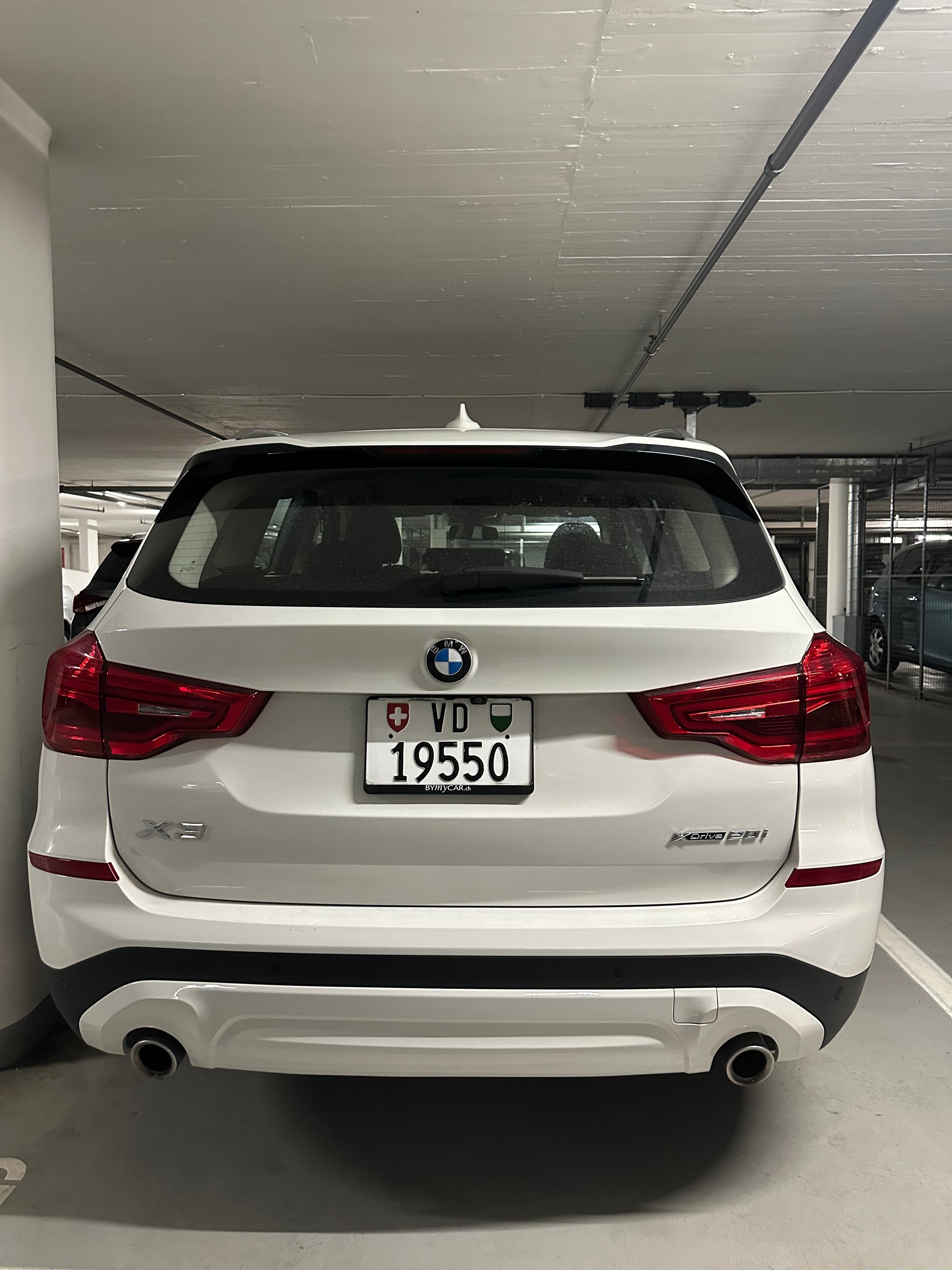BMW 20i xDrive-image-0