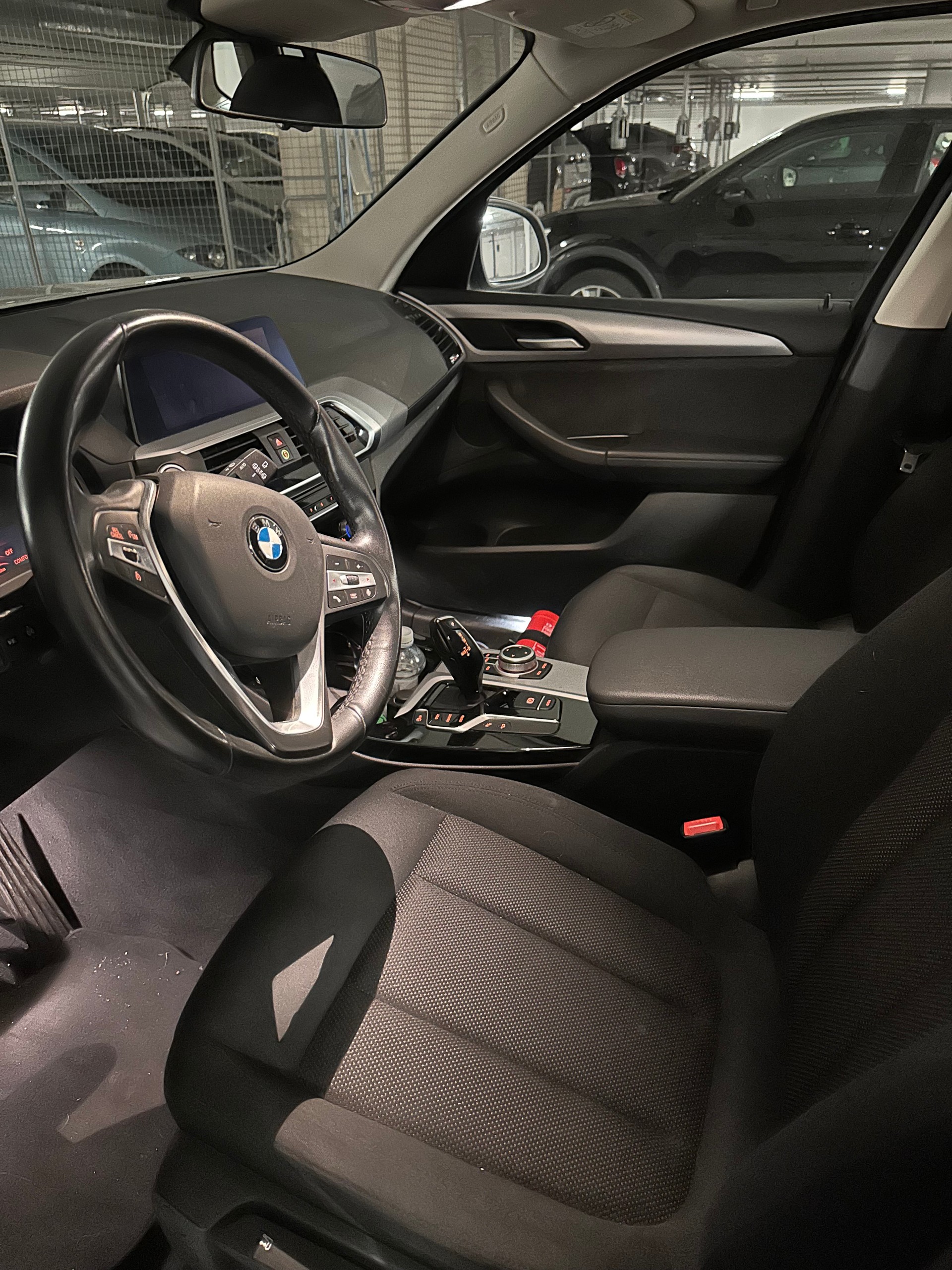 BMW 20i xDrive-image-4