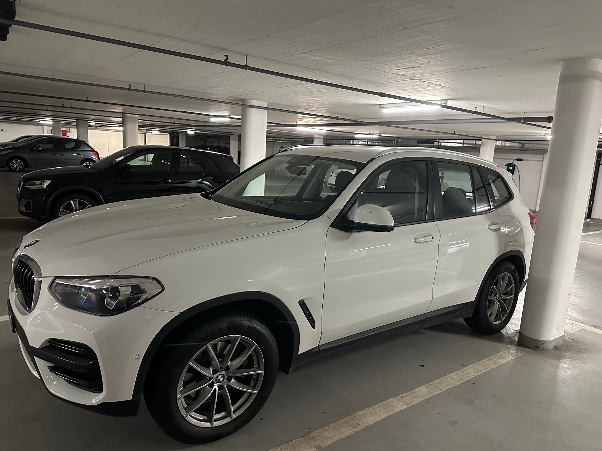 BMW 20i xDrive-image-3