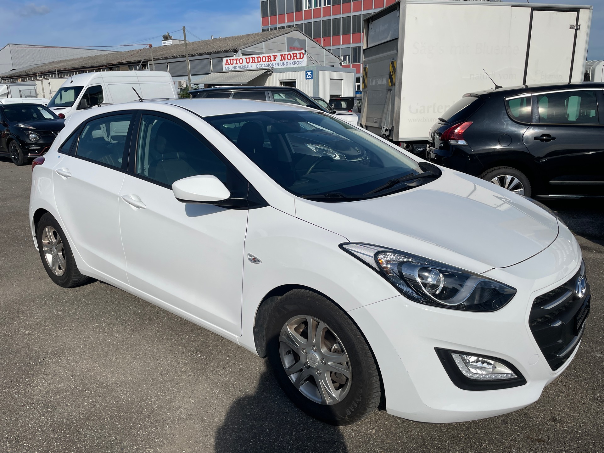 HYUNDAI i30-image-2