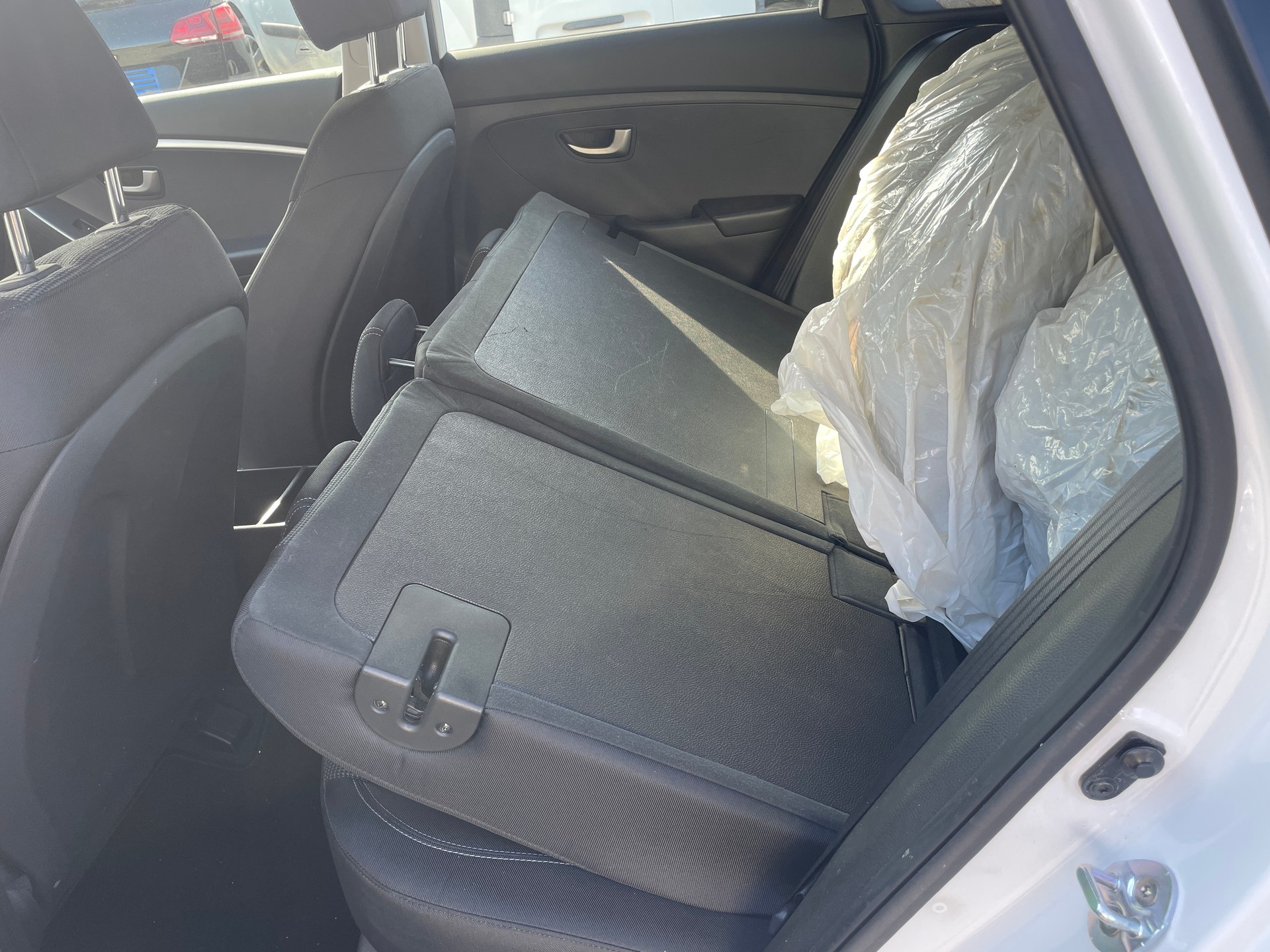 HYUNDAI i30-image-7
