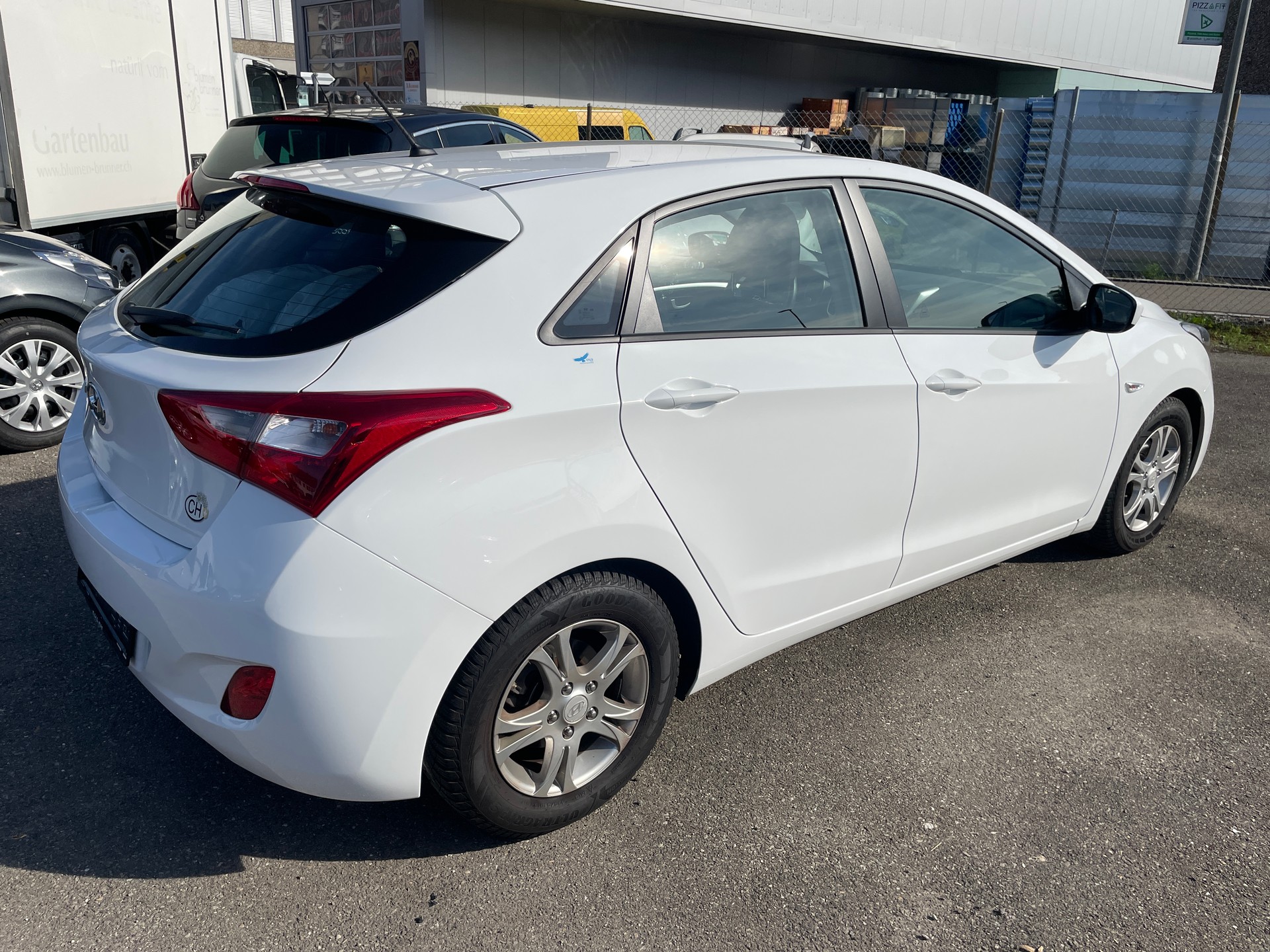 HYUNDAI i30-image-3