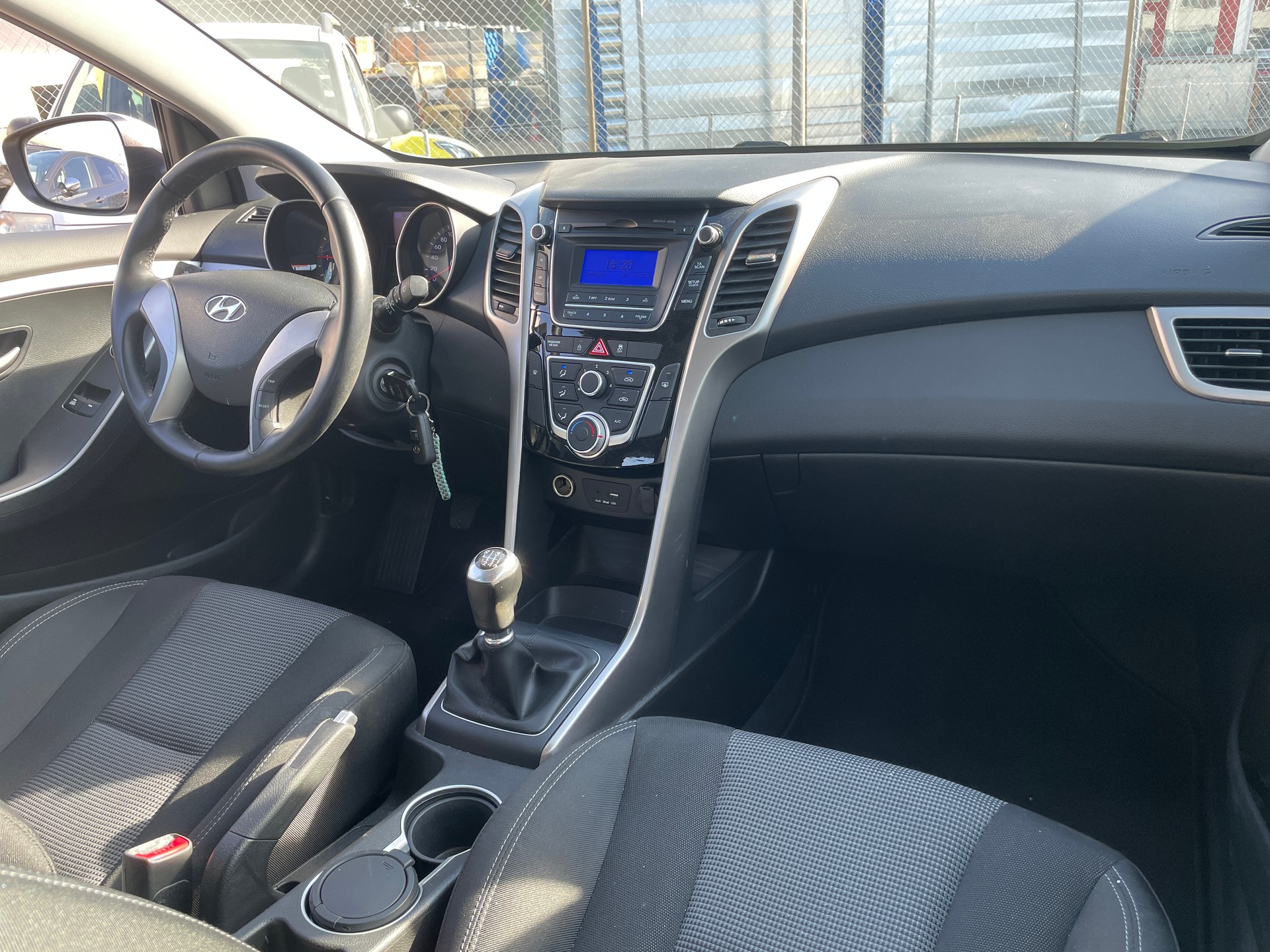 HYUNDAI i30-image-10