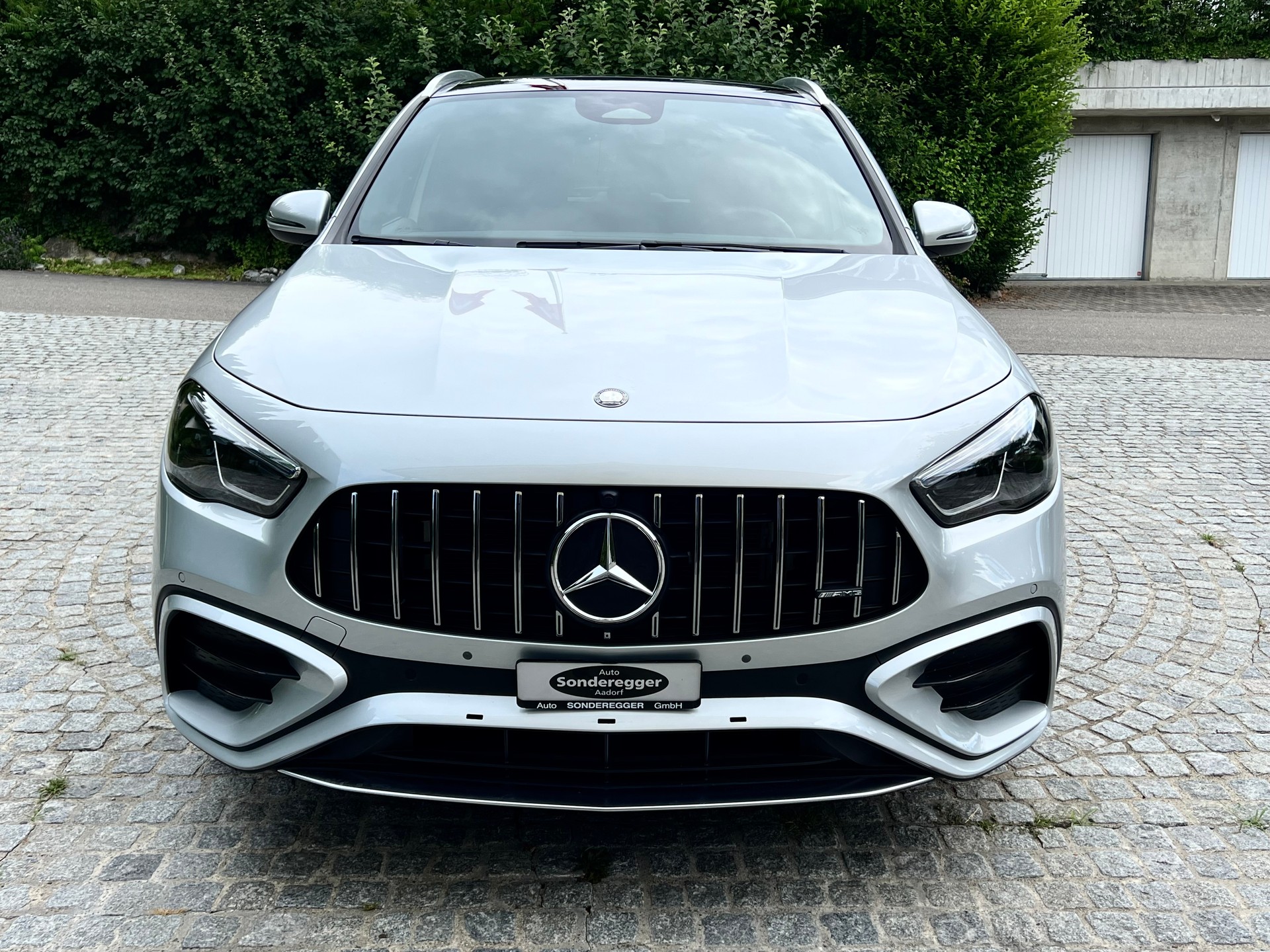 MERCEDES-BENZ GLA AMG 35 4Matic 8G-DCT-image-2