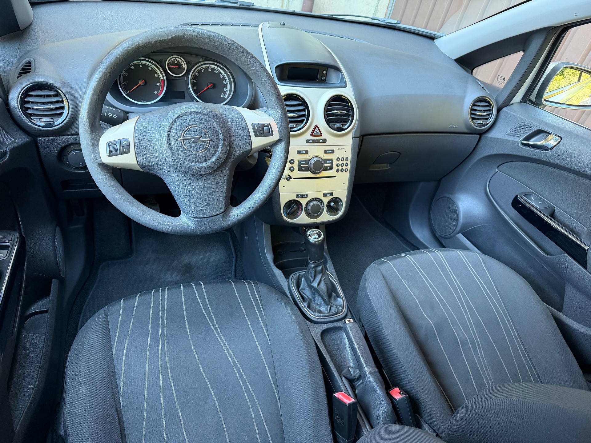 OPEL Corsa 1.4 TP Enjoy-image-5