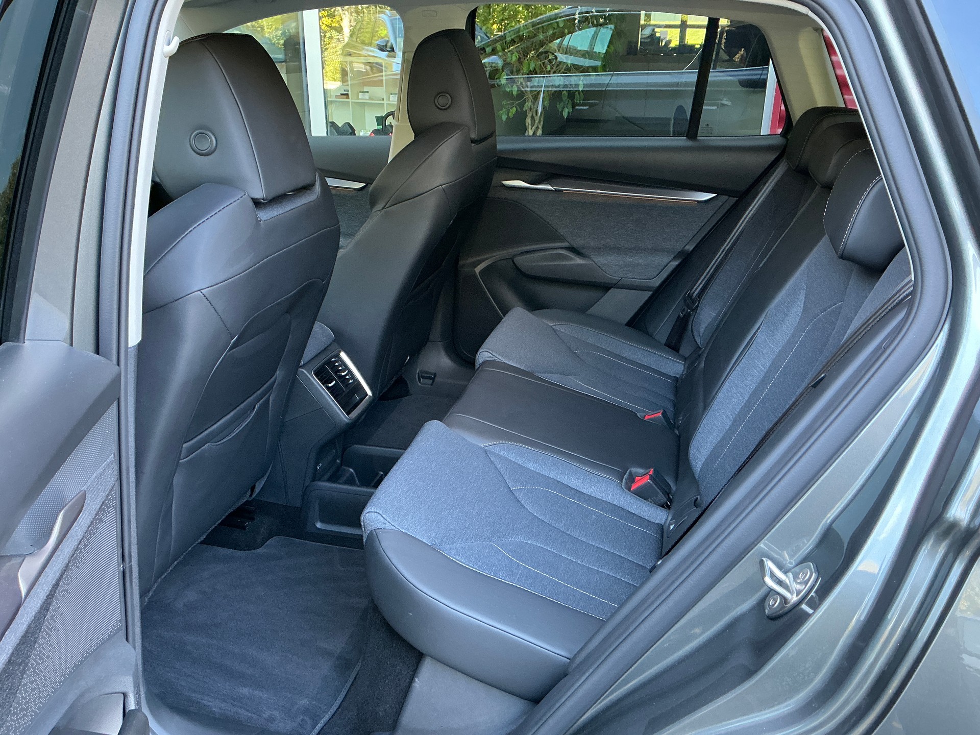 SKODA Elroq 85 4x2-image-5