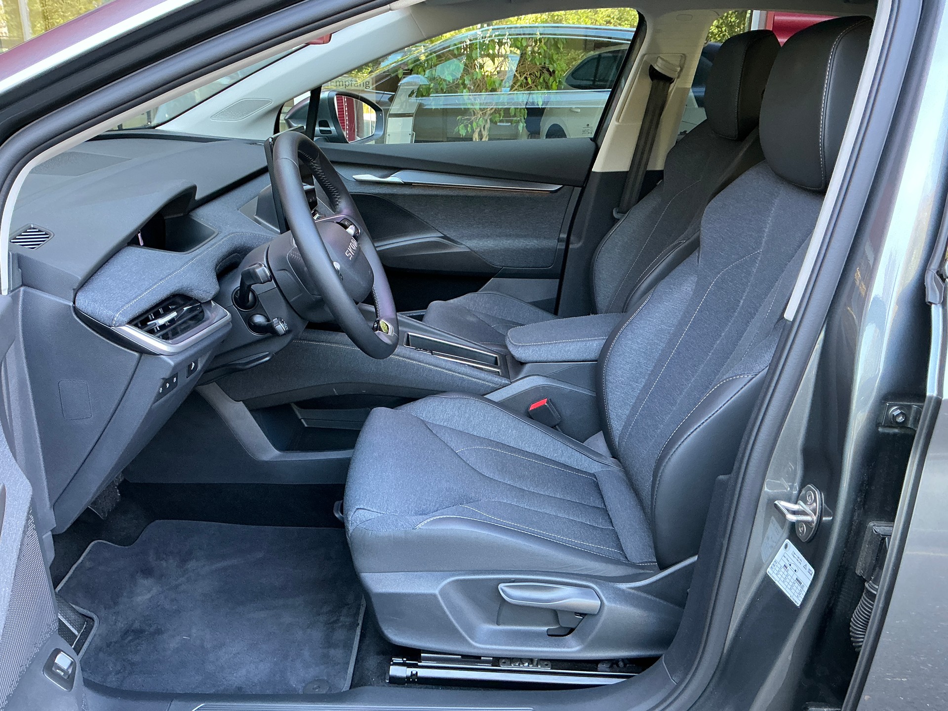 SKODA Elroq 85 4x2-image-6