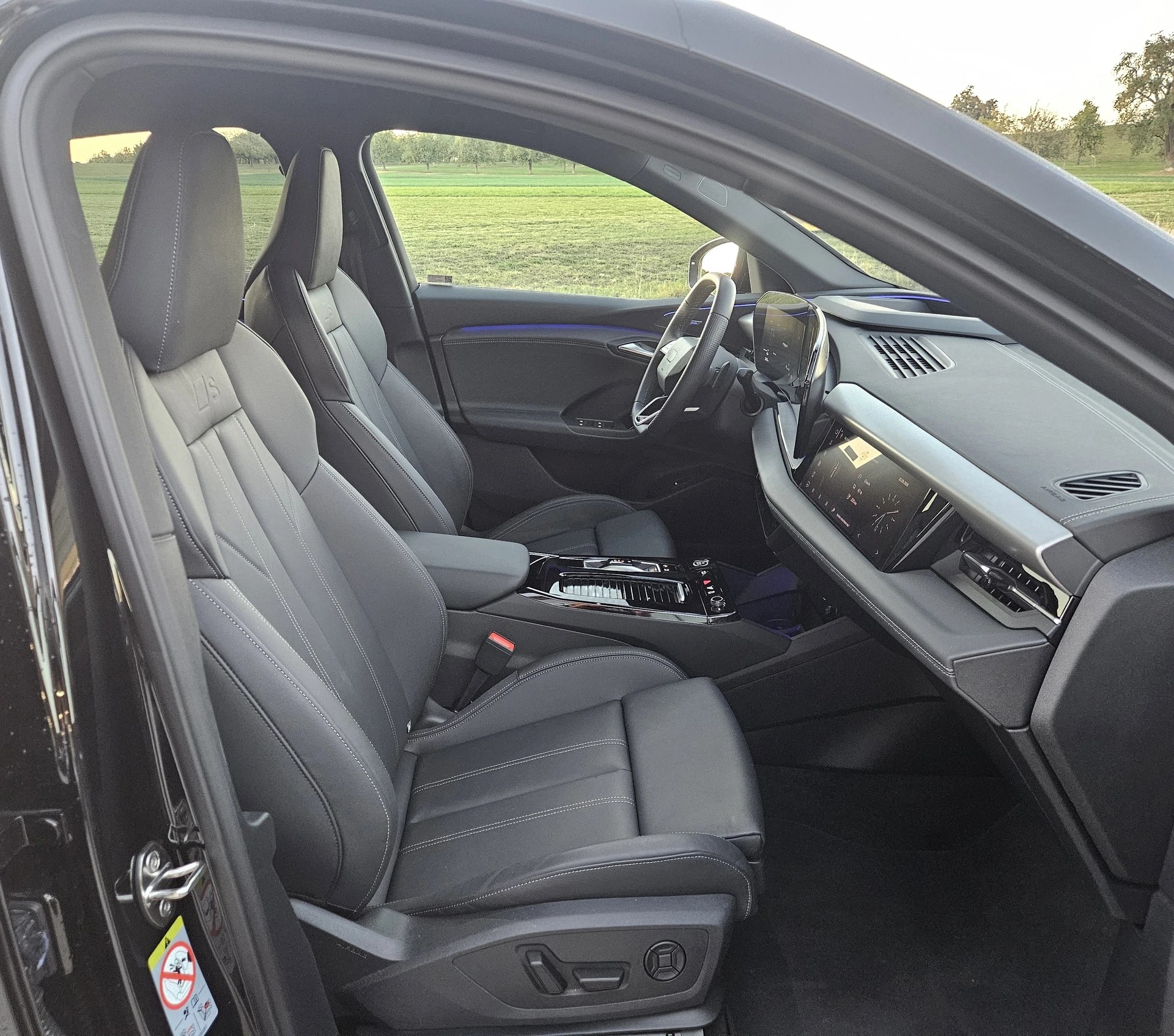 AUDI Q6 e-tron quattro S-Line mit Anhängerkupplung-image-9