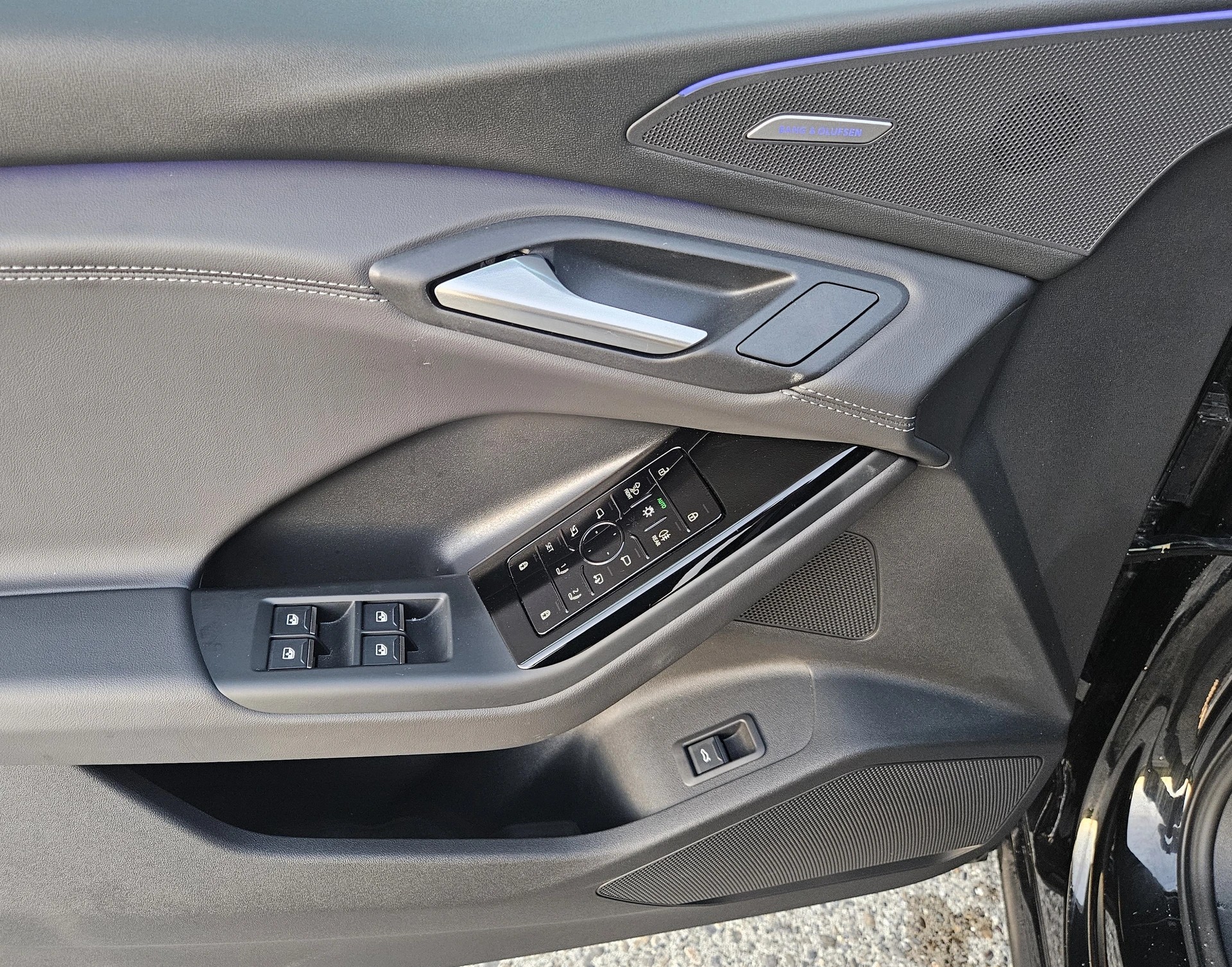 AUDI Q6 e-tron quattro S-Line mit Anhängerkupplung-image-8
