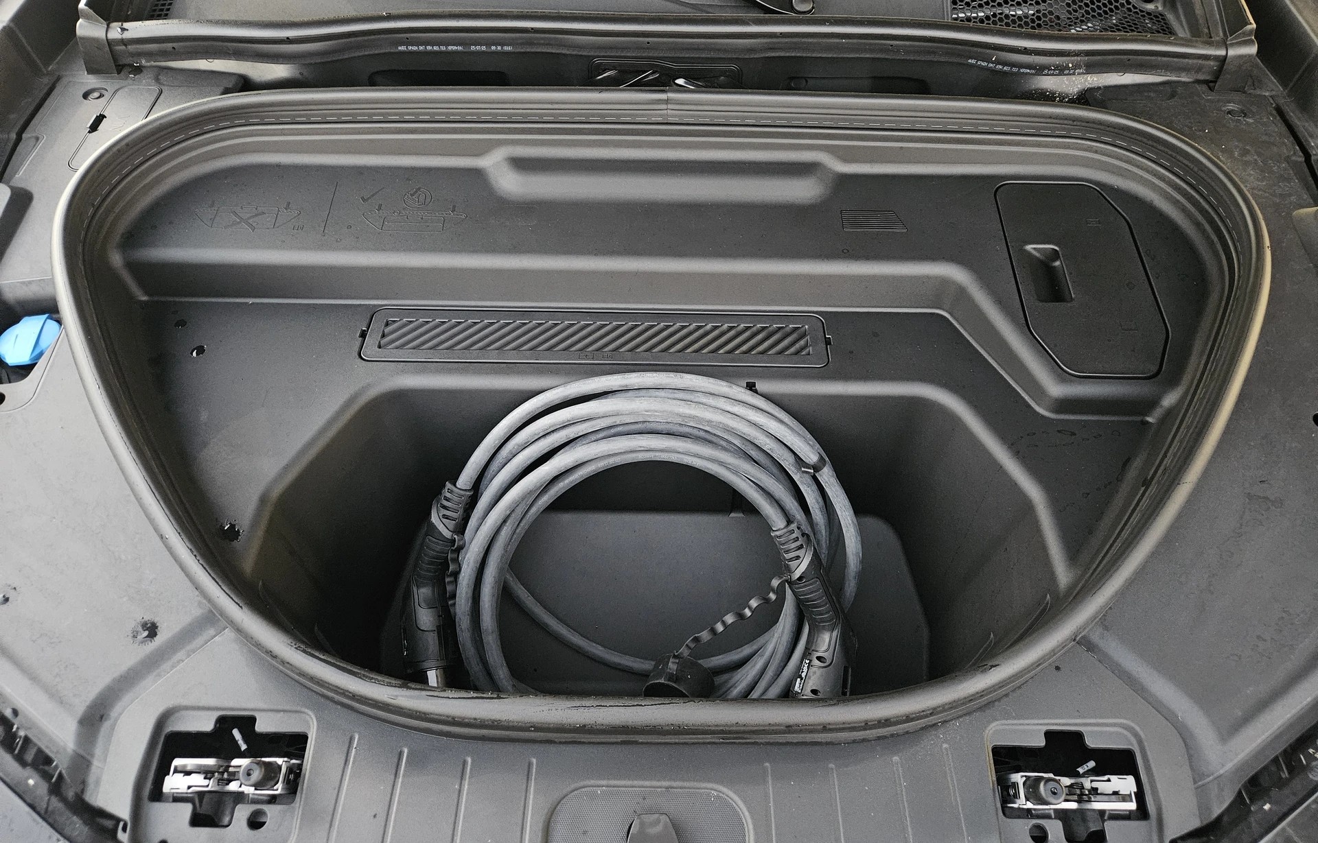 AUDI Q6 e-tron quattro S-Line mit Anhängerkupplung-image-20