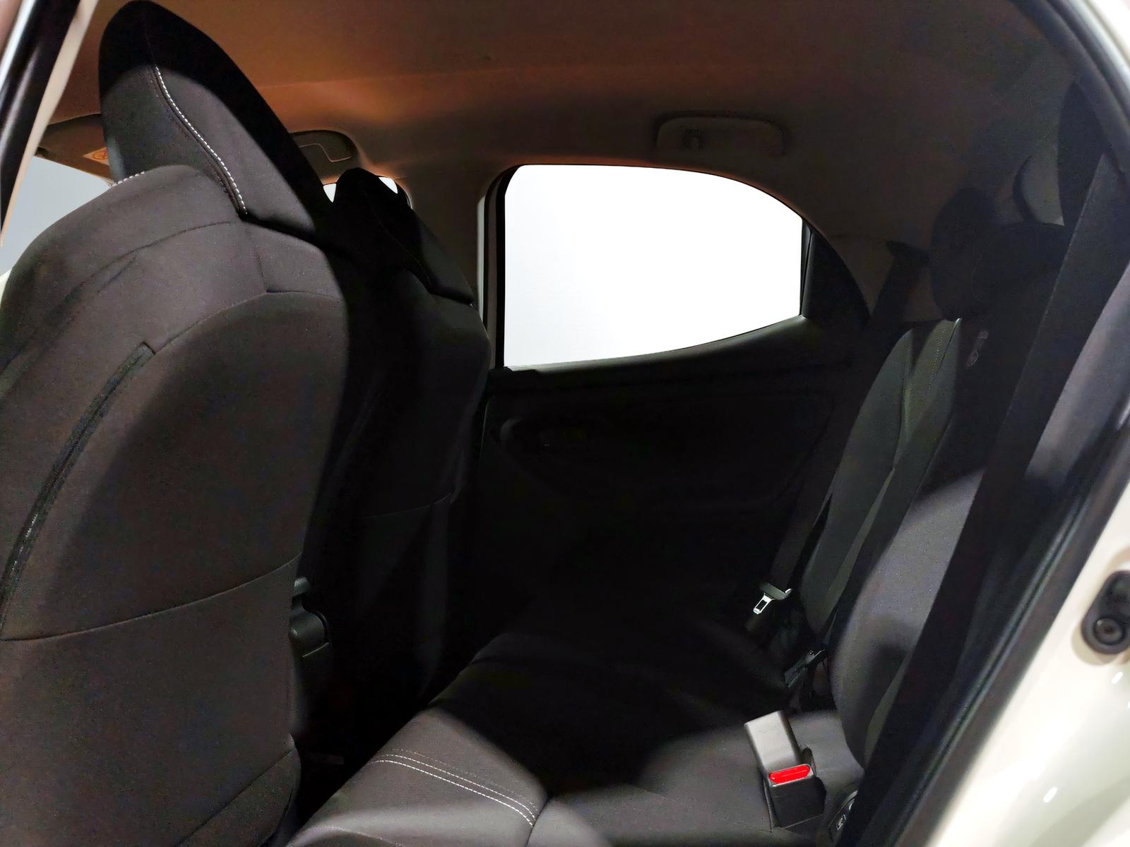 TOYOTA Yaris 1.5 VVT-i HSD Trend-image-15