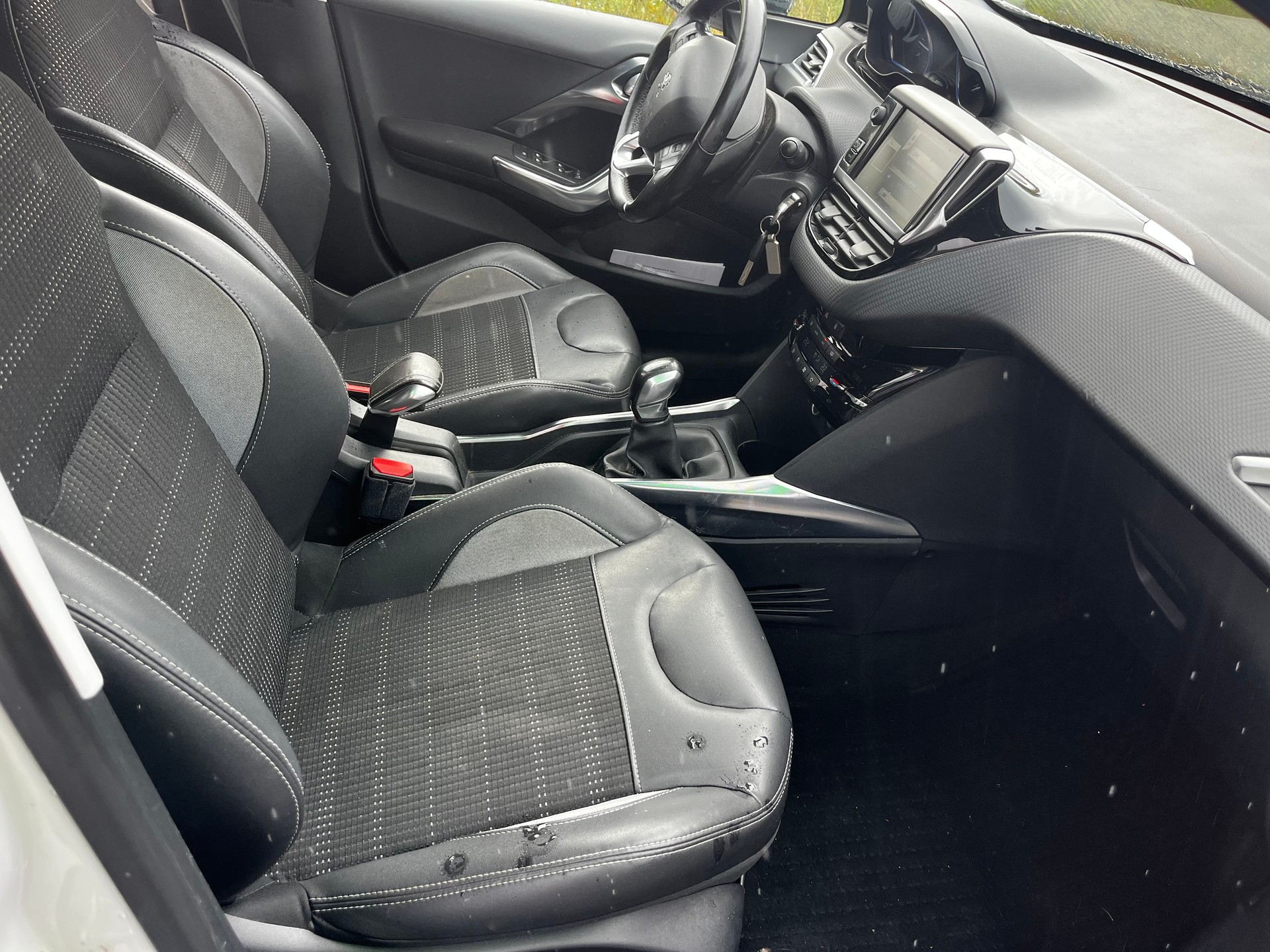 PEUGEOT 2008 1.6 VTI Active-image-9