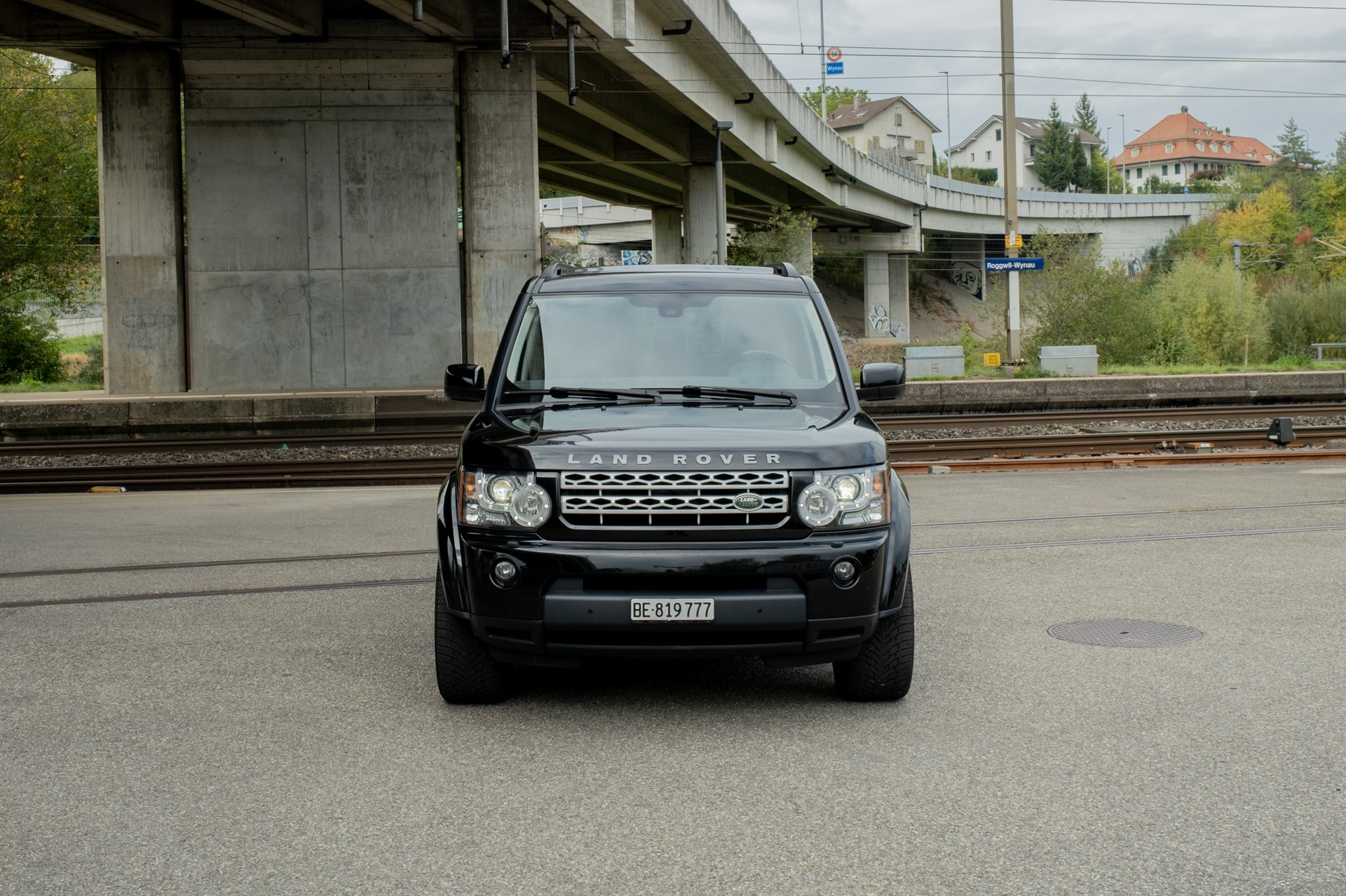 LAND ROVER Discovery 3.0 SDV6 HSE Automatic-image-2