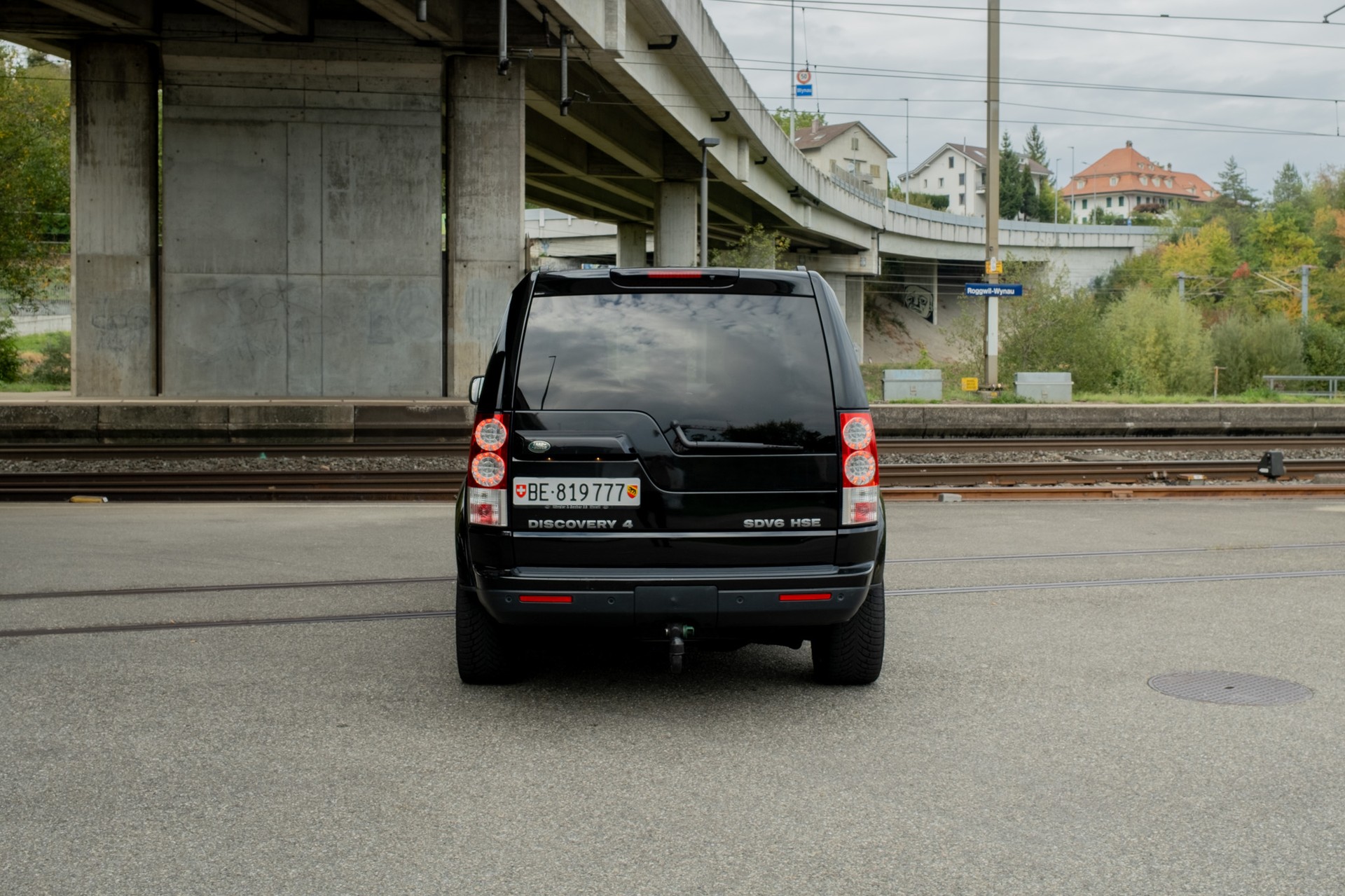 LAND ROVER Discovery 3.0 SDV6 HSE Automatic-image-4