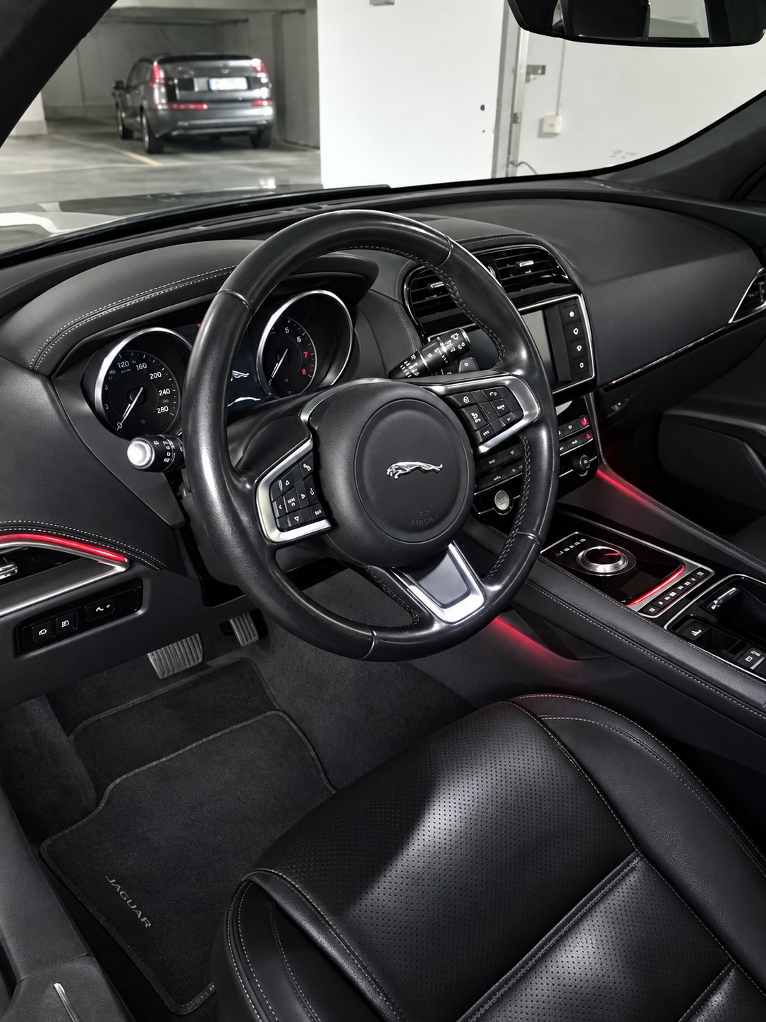 JAGUAR 2.0 T 250 Prestige AWD-image-1