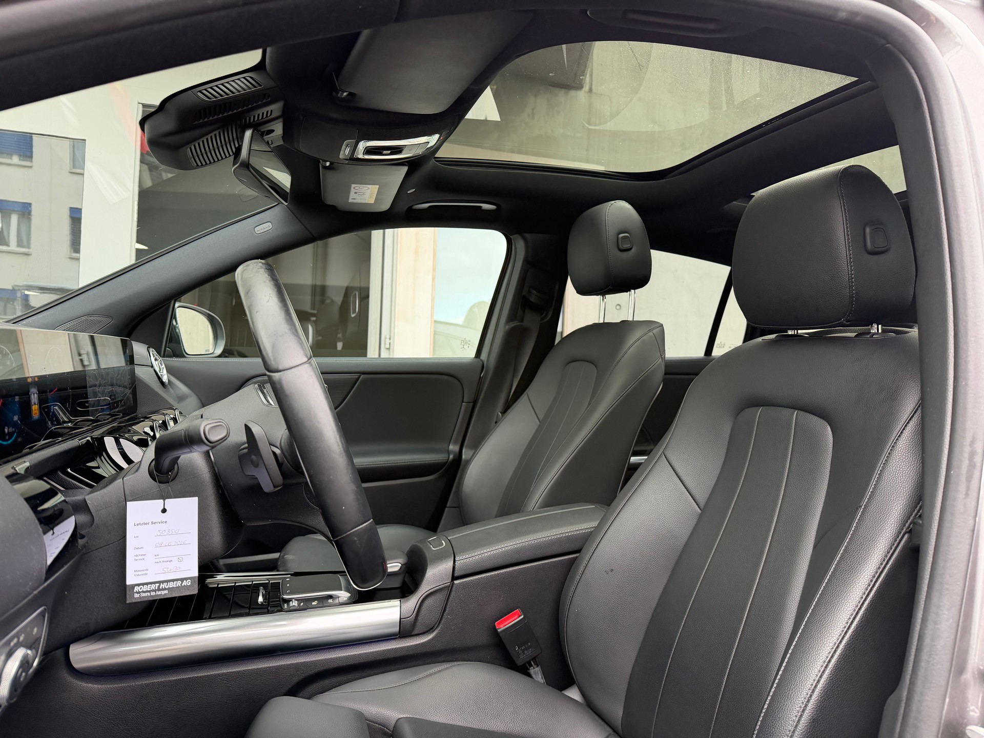 MERCEDES-BENZ GLA 250 4Matic Progressive 8G-DCT - CH Fahrzeug Gratis Service bis 100`000 Kilometer-image-5