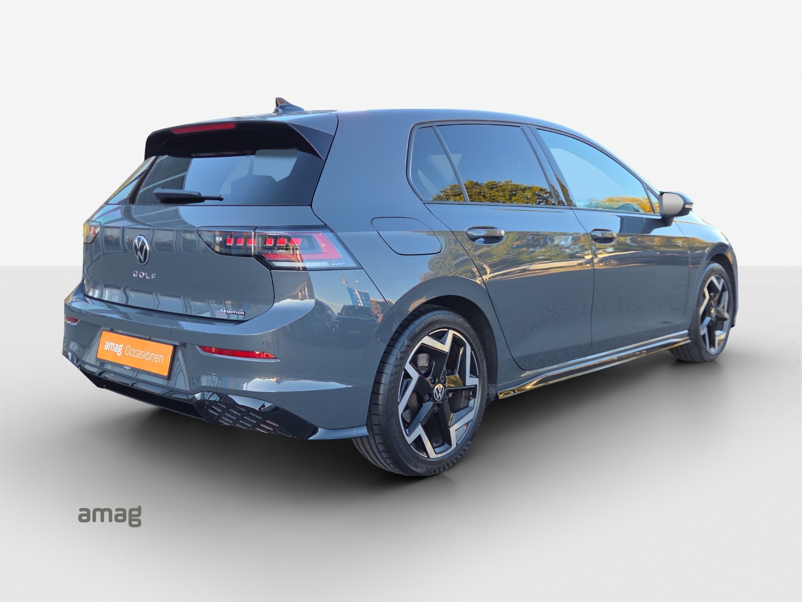 VW Golf 2.0 TSI R-Line DSG 4 Motion-image-4