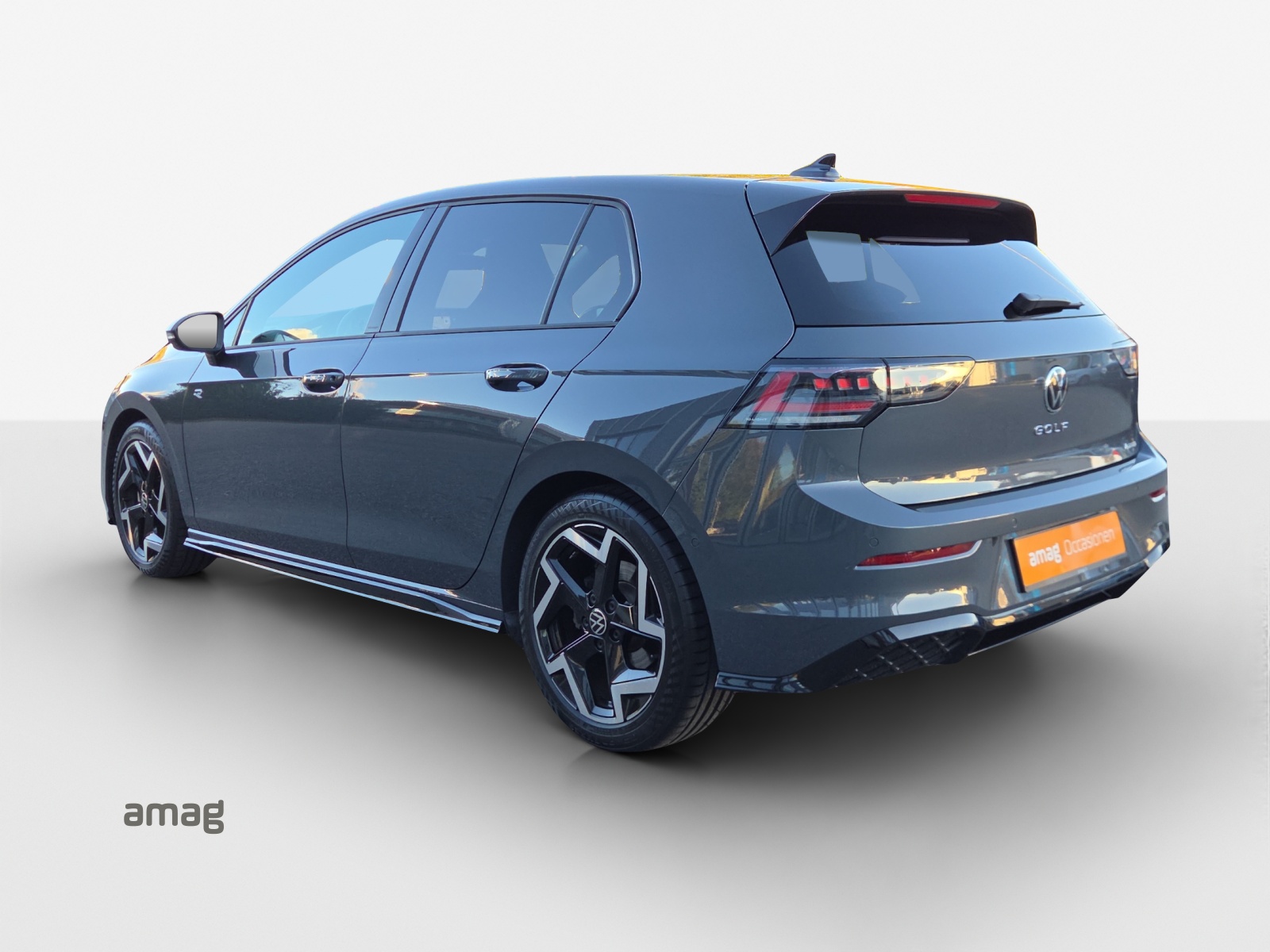 VW Golf 2.0 TSI R-Line DSG 4 Motion-image-2