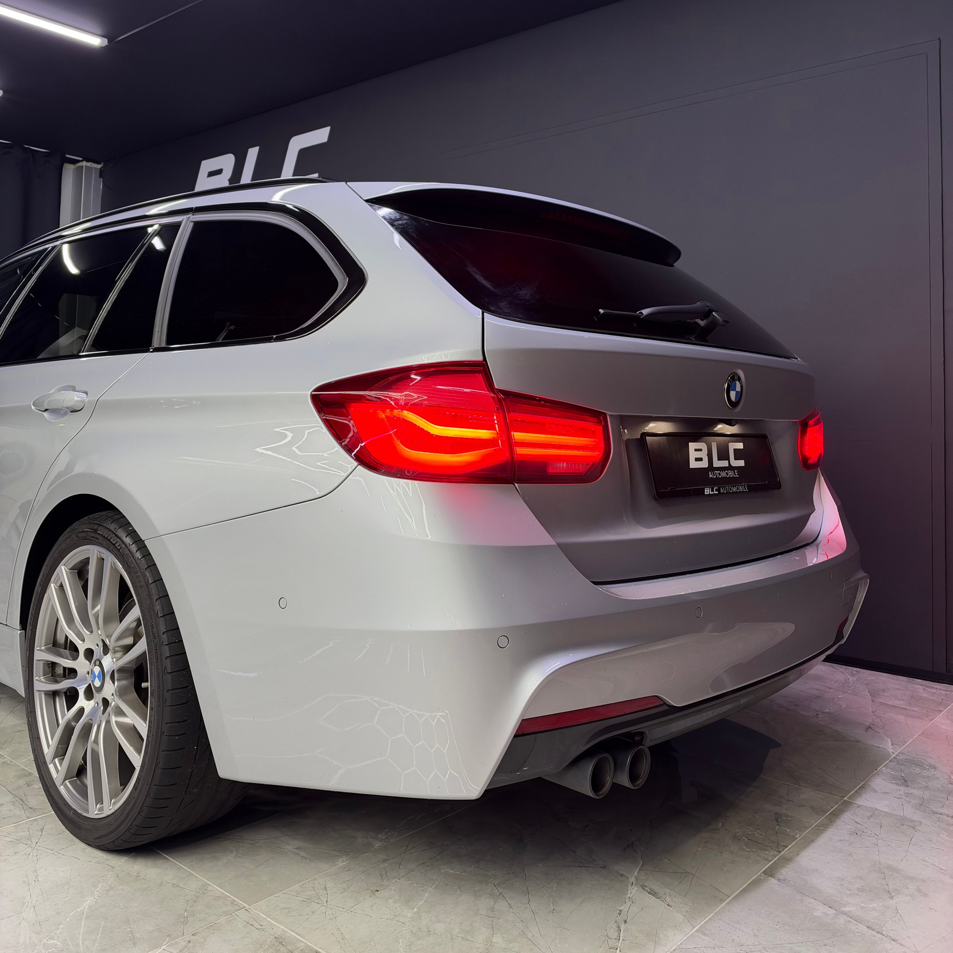 BMW 320d xDrive Touring Edition M Sport Steptronic-image-5