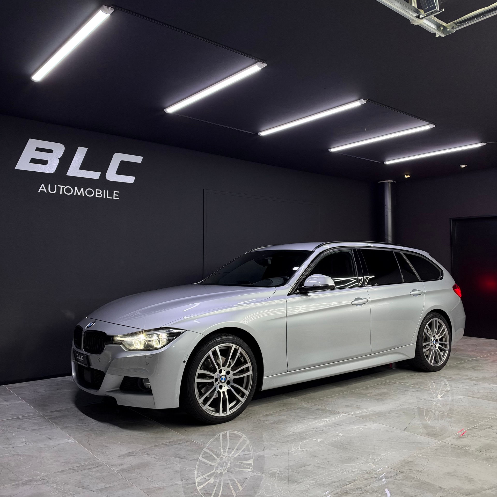 BMW 320d xDrive Touring Edition M Sport Steptronic-image-0
