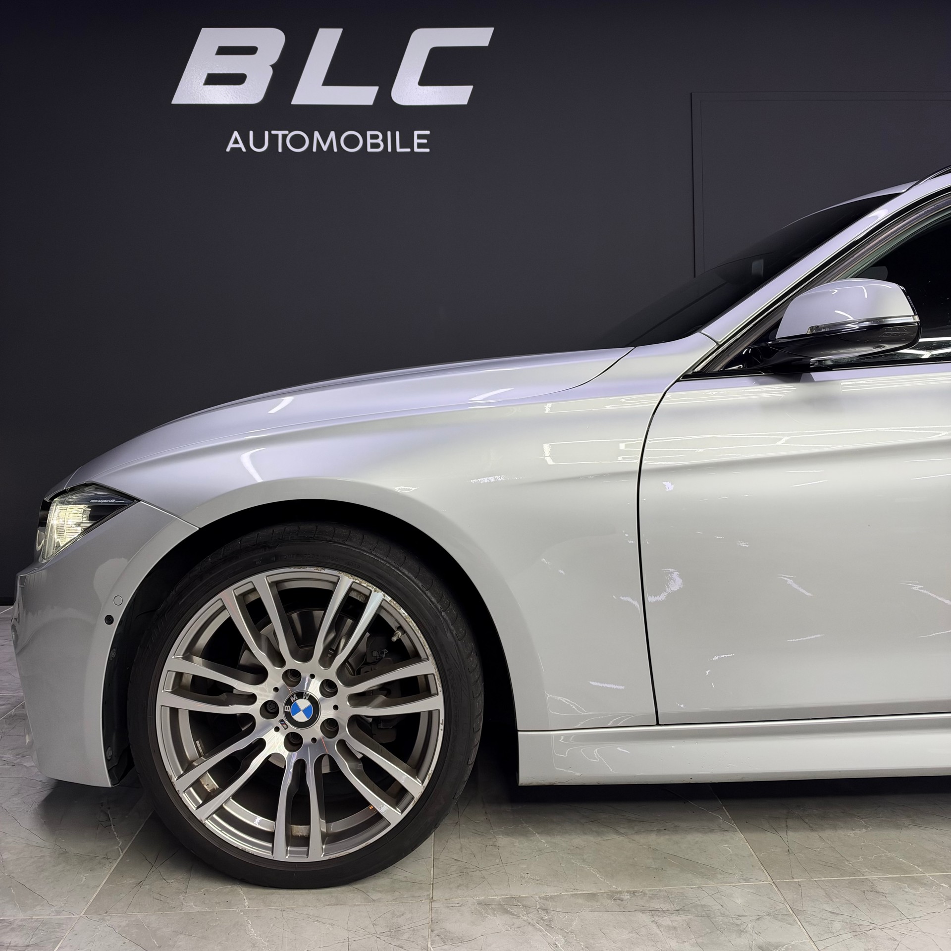 BMW 320d xDrive Touring Edition M Sport Steptronic-image-3