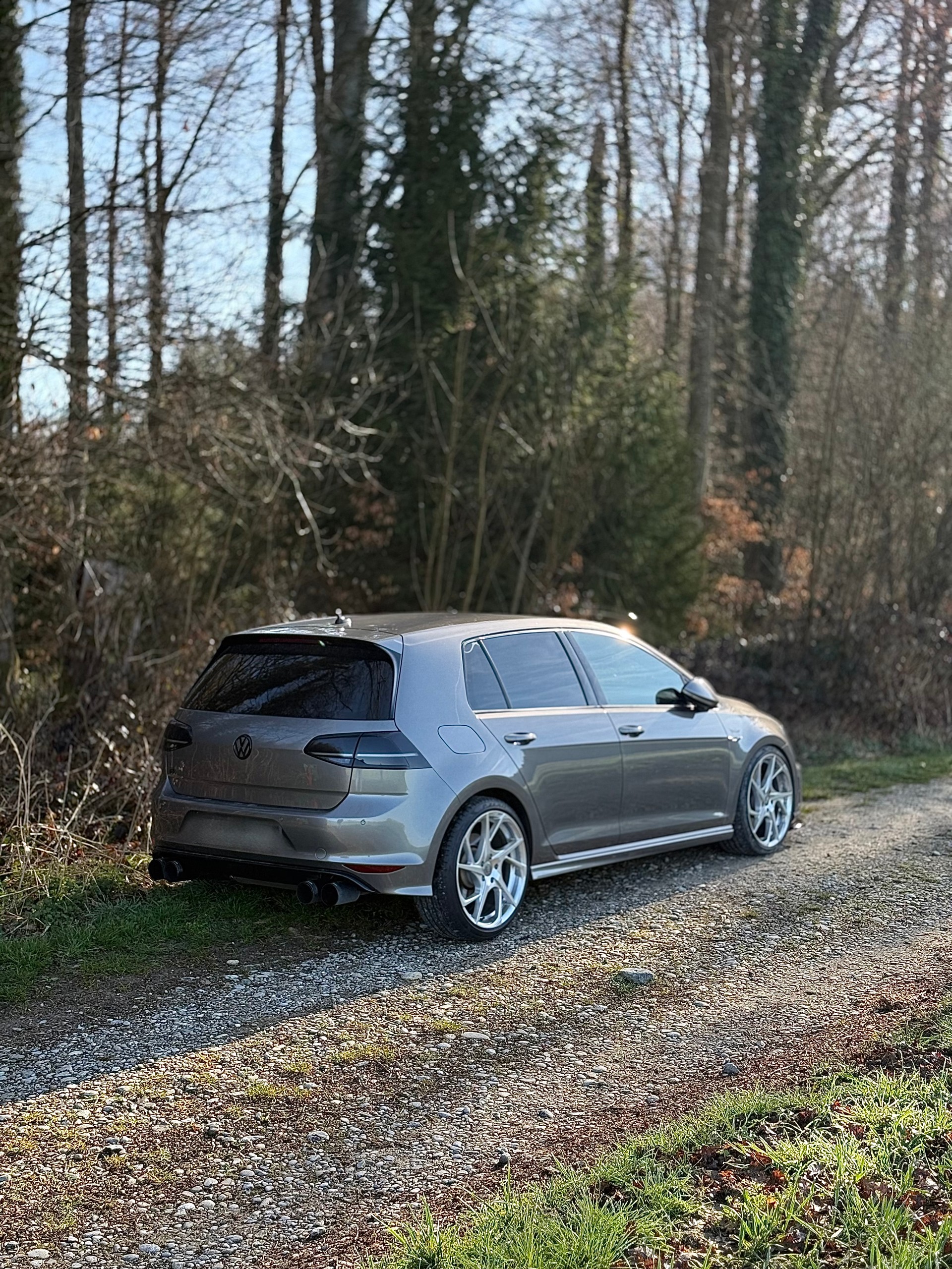 VW 2.0 TSI R DSG 4motion-image-5