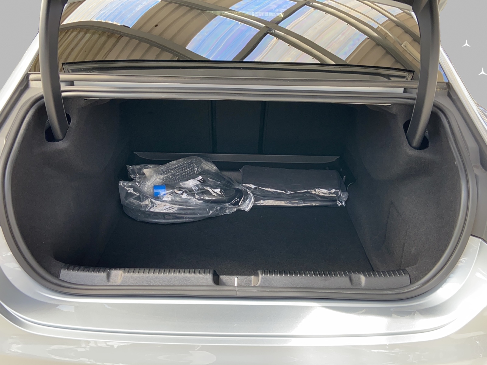 MERCEDES-BENZ EQE 43 4 Matic-image-7
