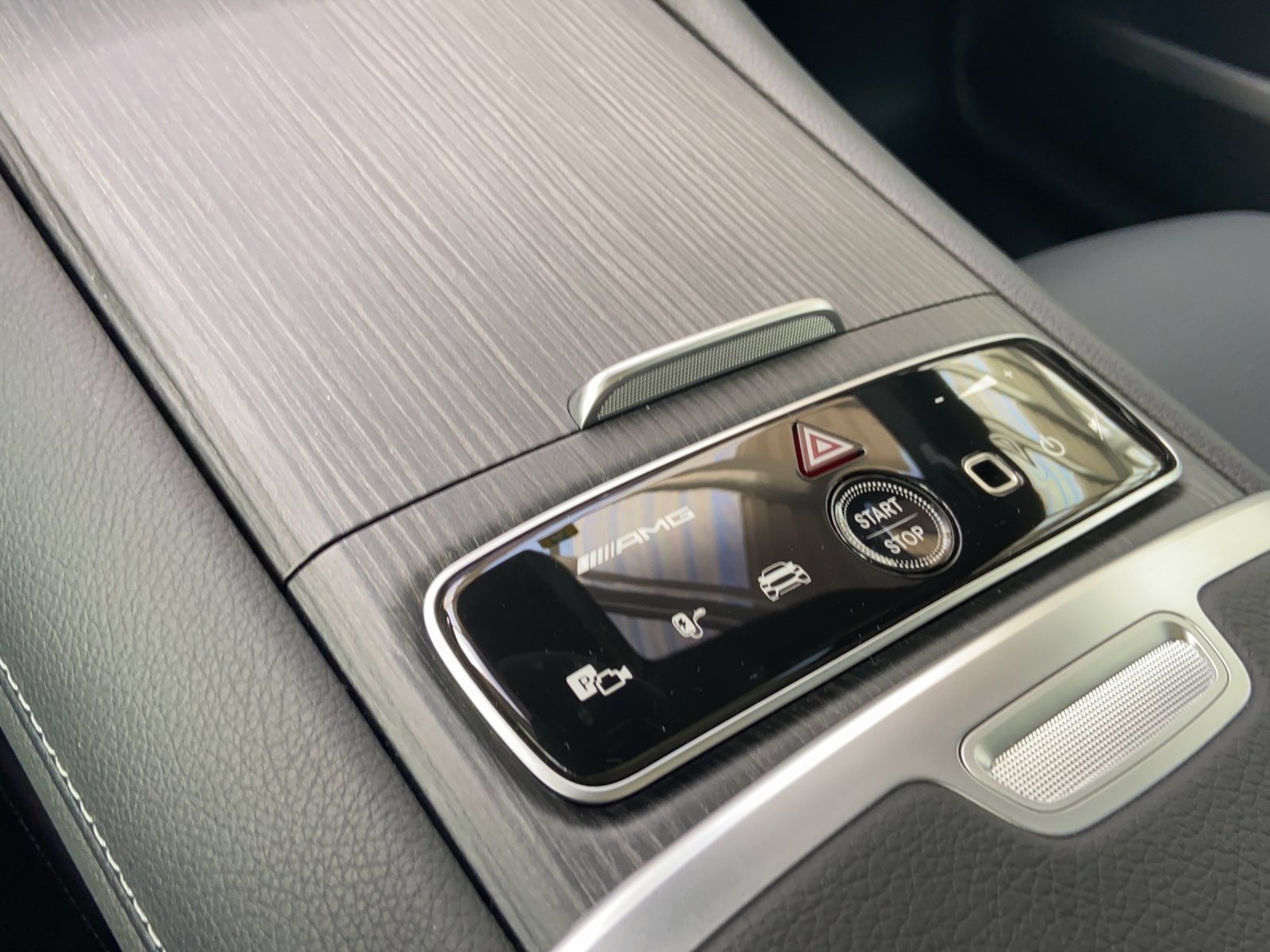 MERCEDES-BENZ EQE 43 4 Matic-image-13