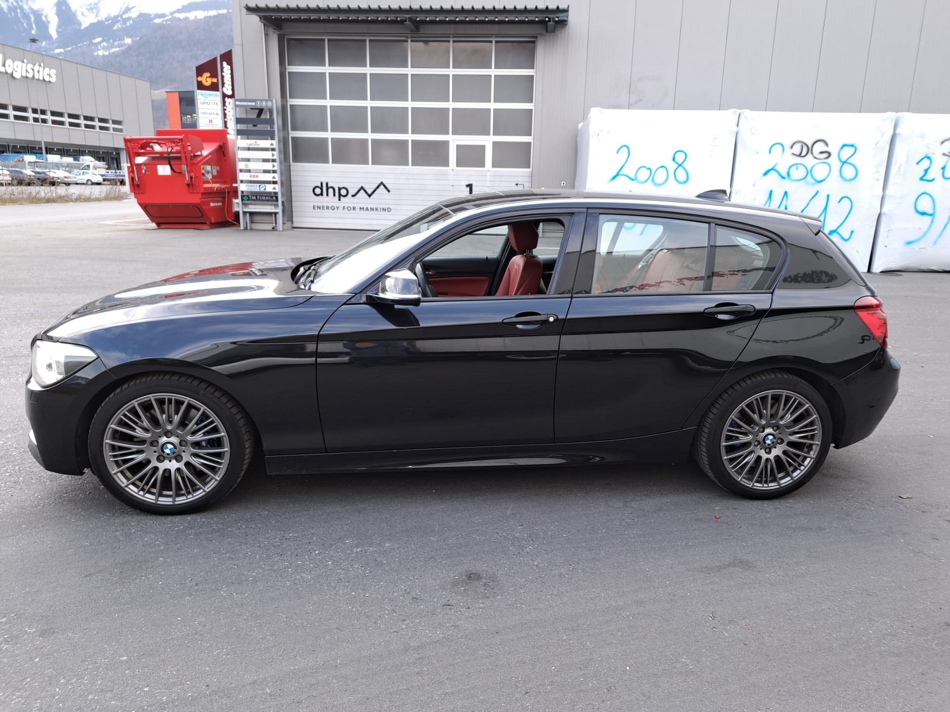 BMW M135i xDrive Steptronic-image-5