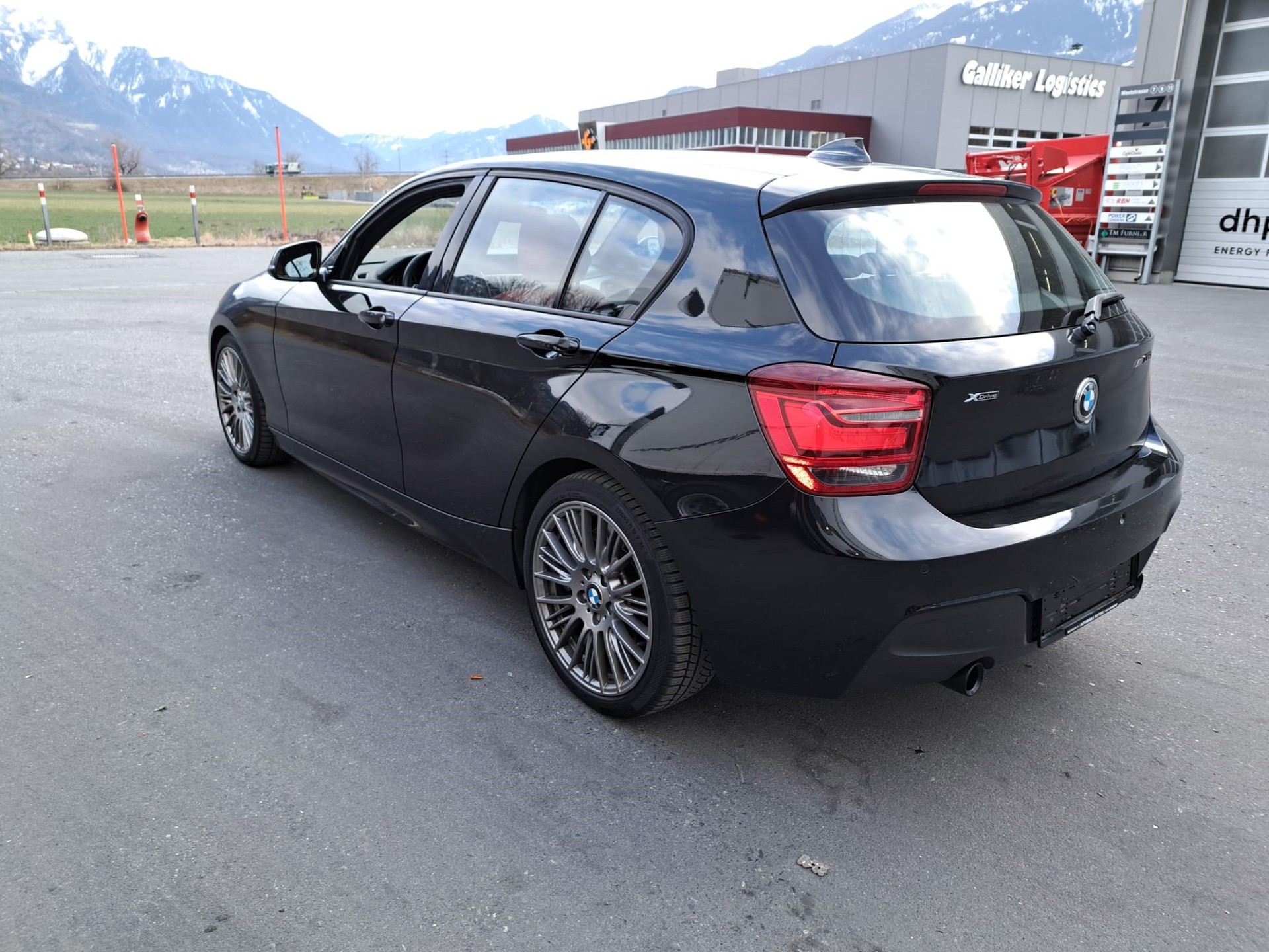 BMW M135i xDrive Steptronic-image-4
