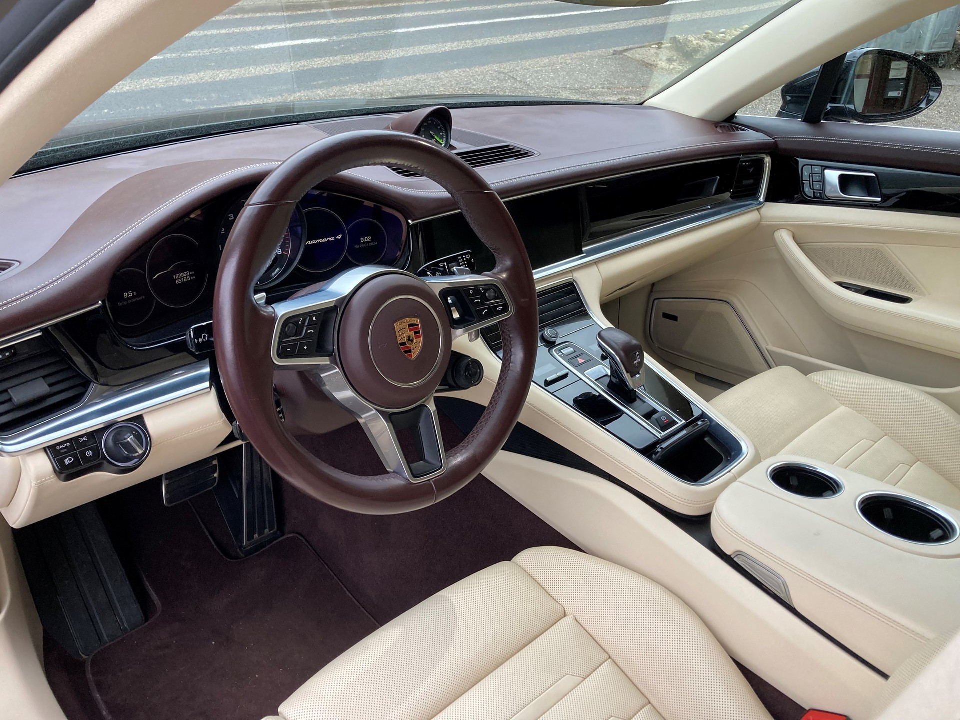 PORSCHE Panamera 4 E-Hybrid PDK-image-12