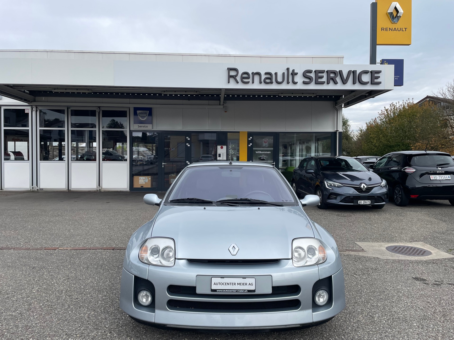 RENAULT Clio 3.0 V6-image-0