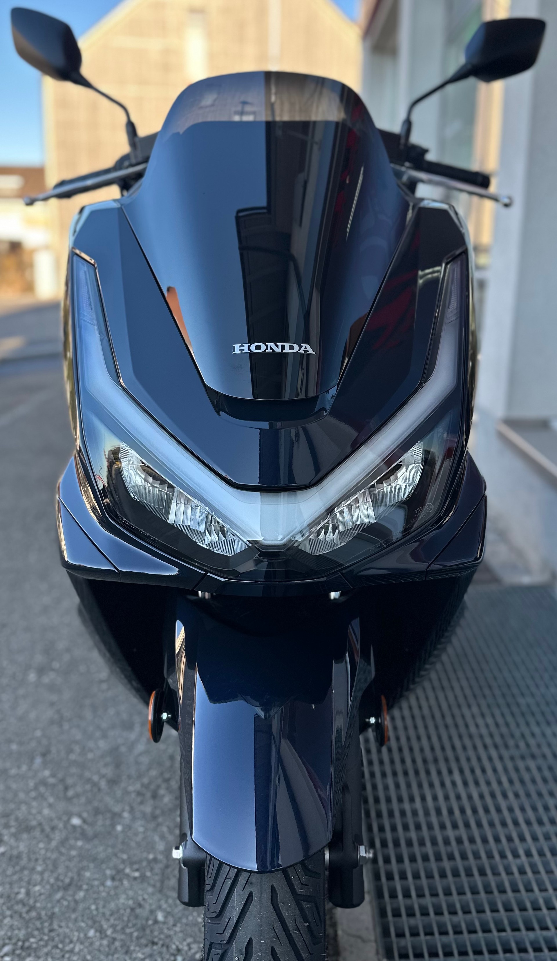 HONDA PCX 125 DX - TFT Konnektivität-showroom-element-1