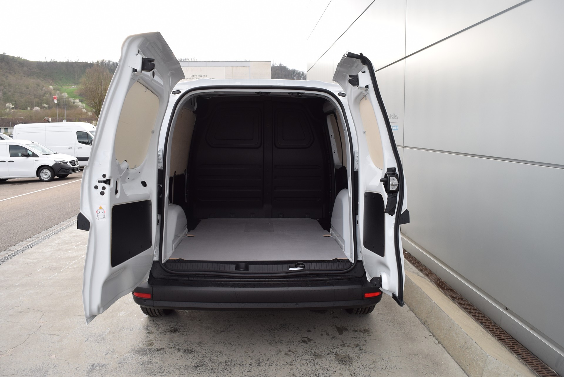 MERCEDES-BENZ eCitan 45kWh Base-image-5
